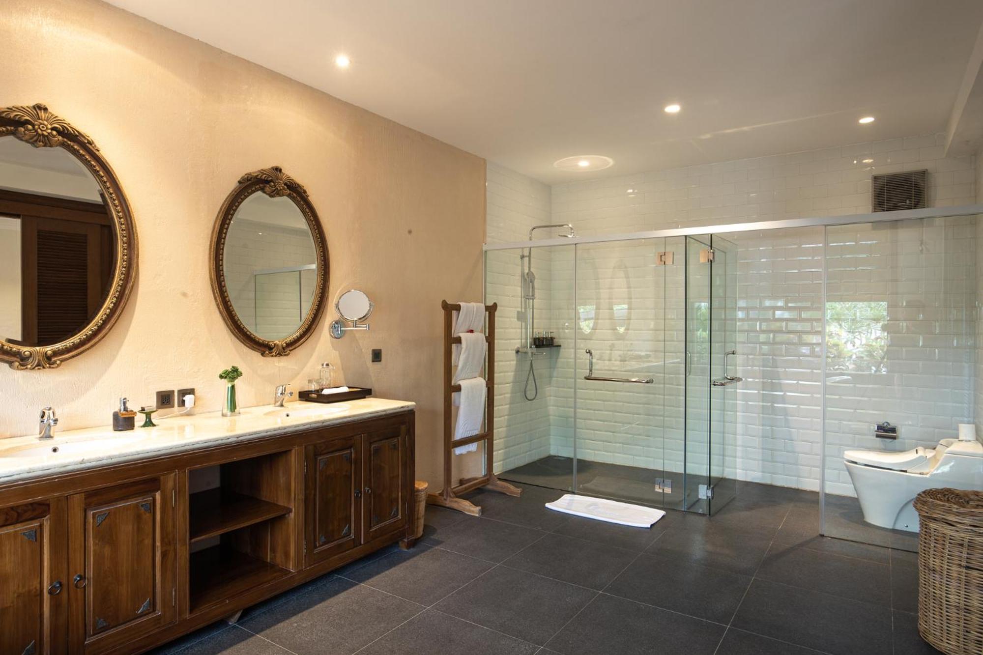 Two Bedroom Beach Front Residence with Free Exclusive Benefit - Photo 6