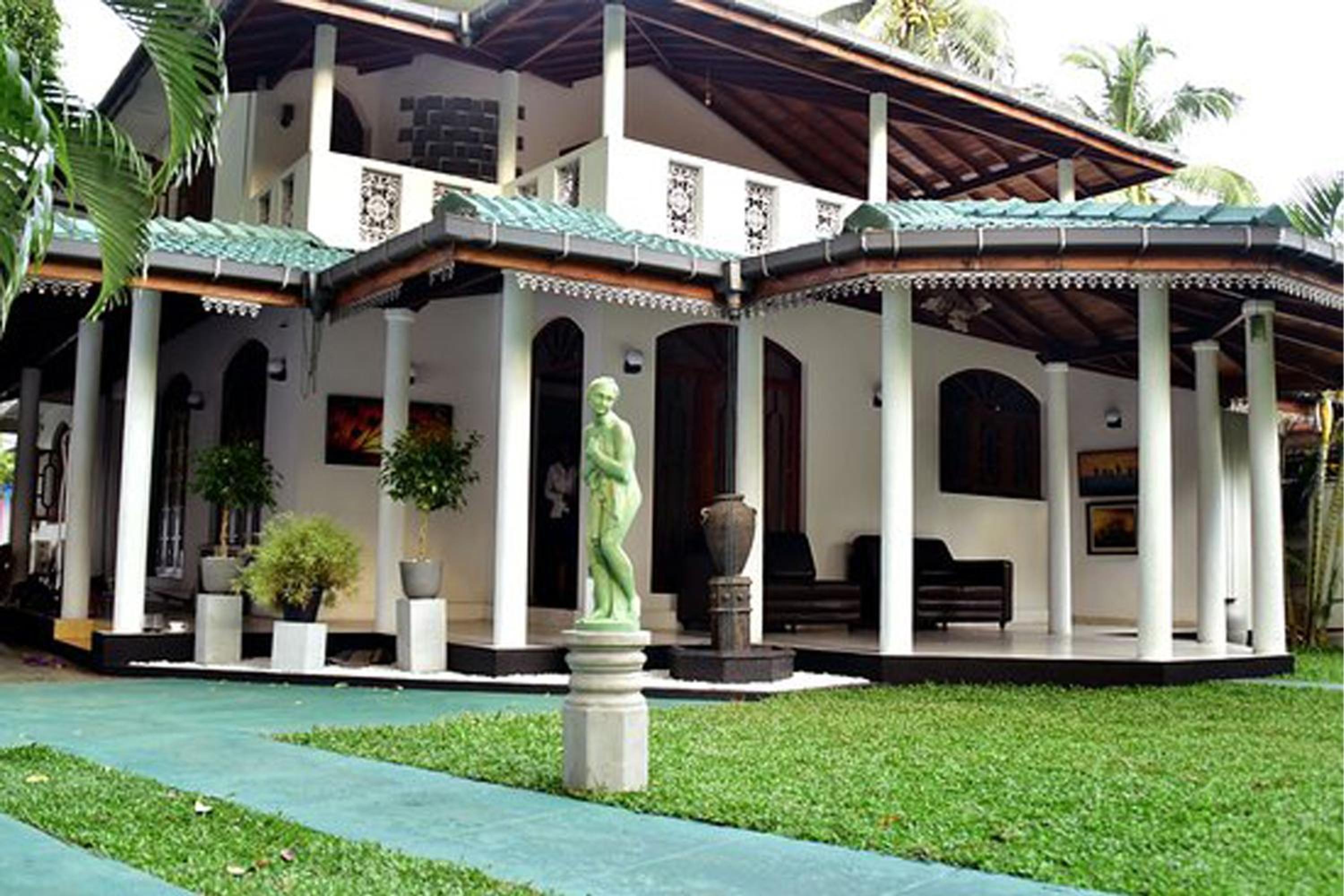 Four-Bedroom House photo 2