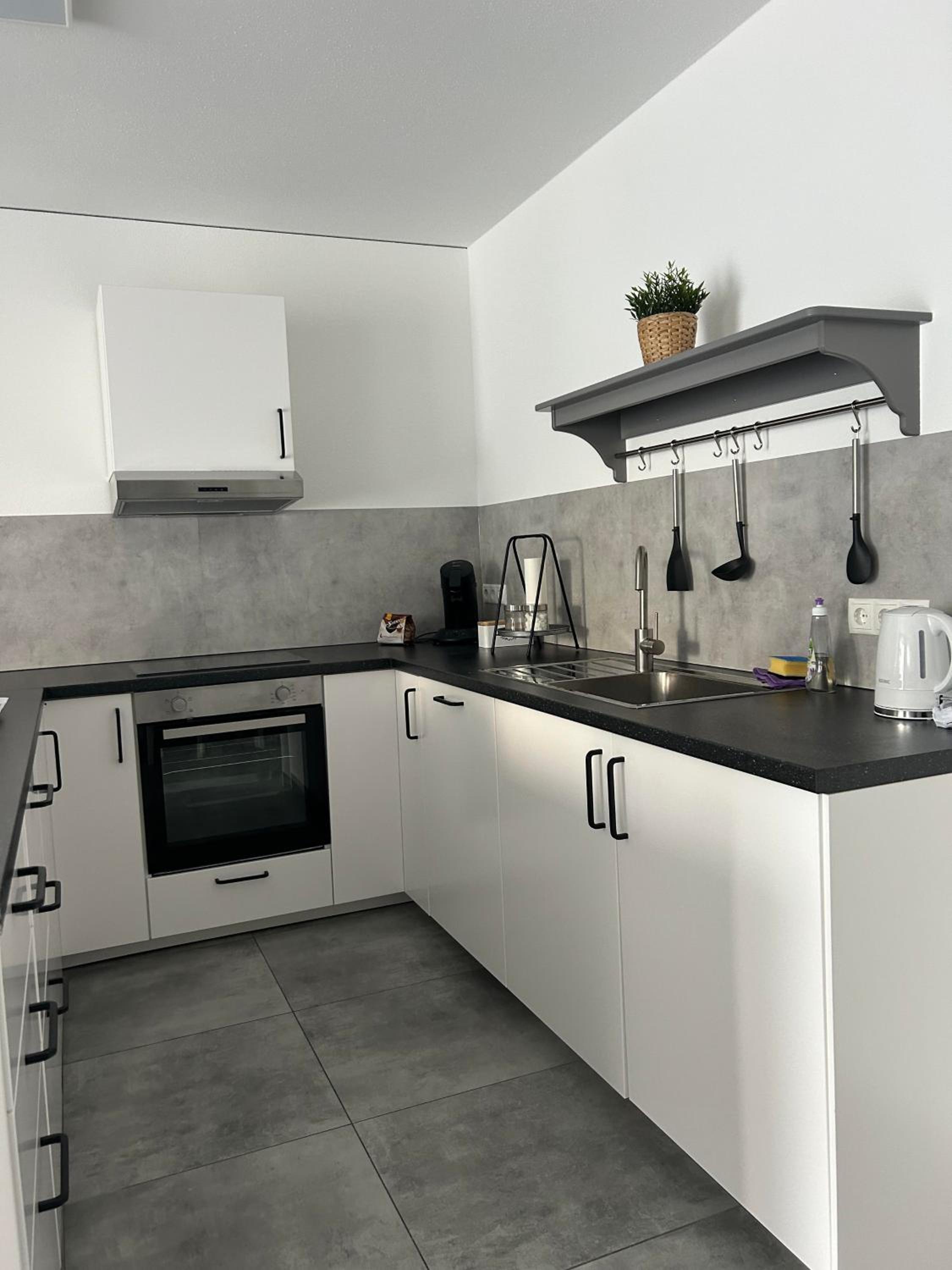 Two-Bedroom Apartment with Balcony photo 3