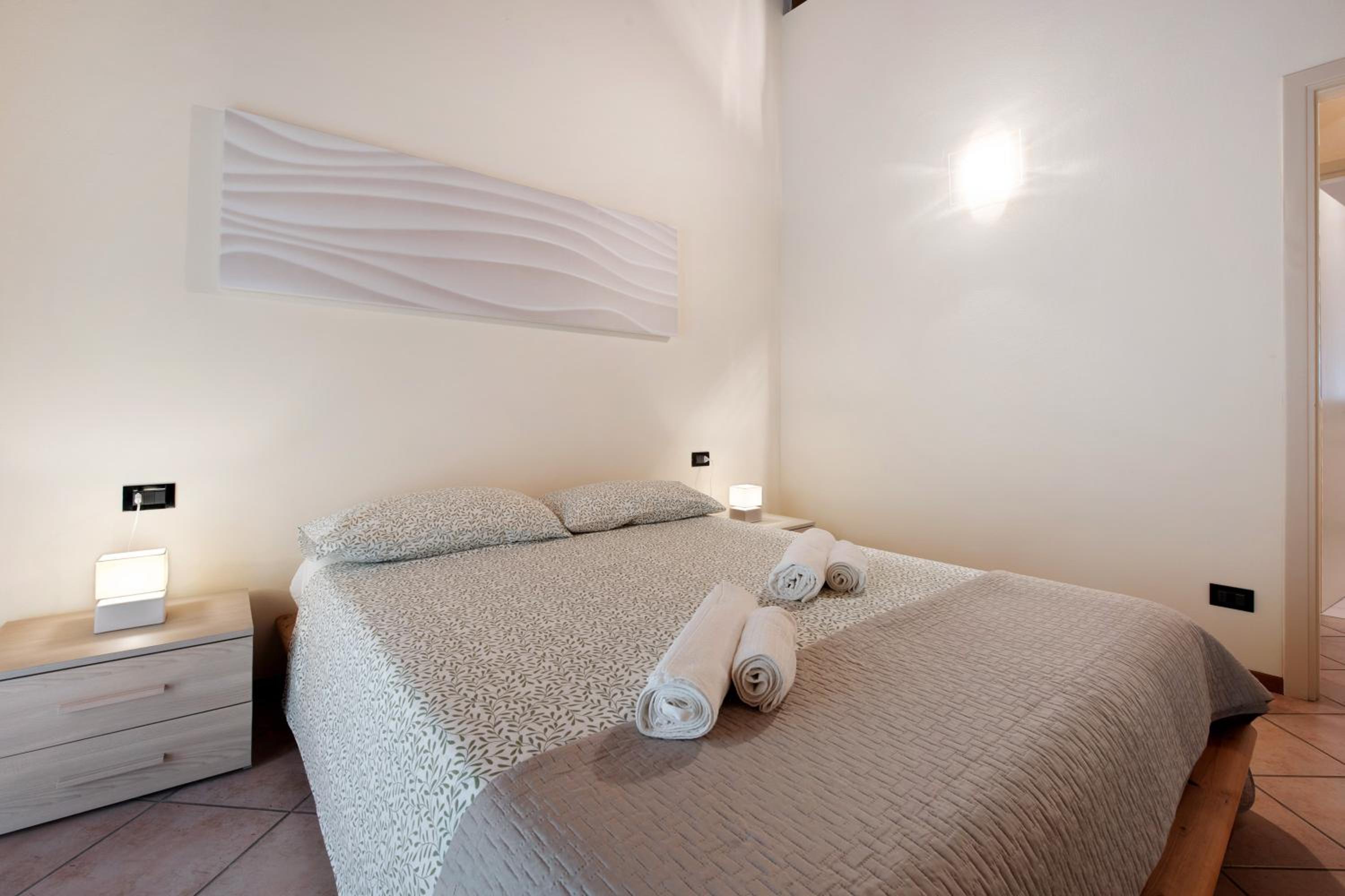 Two-Bedroom Deluxe Apartment with Balcony photo 3