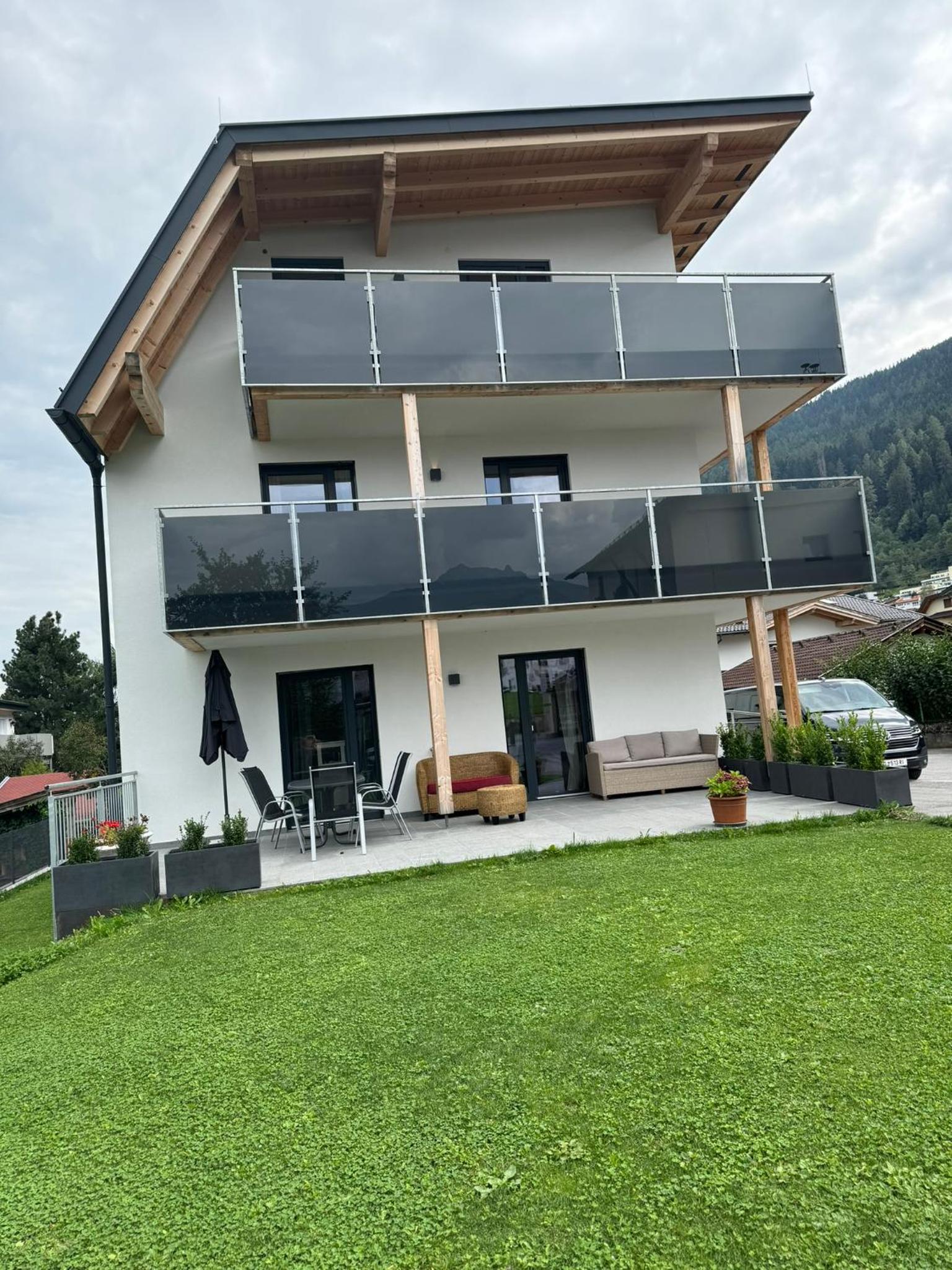 Two-Bedroom Apartment with Terrace photo 2