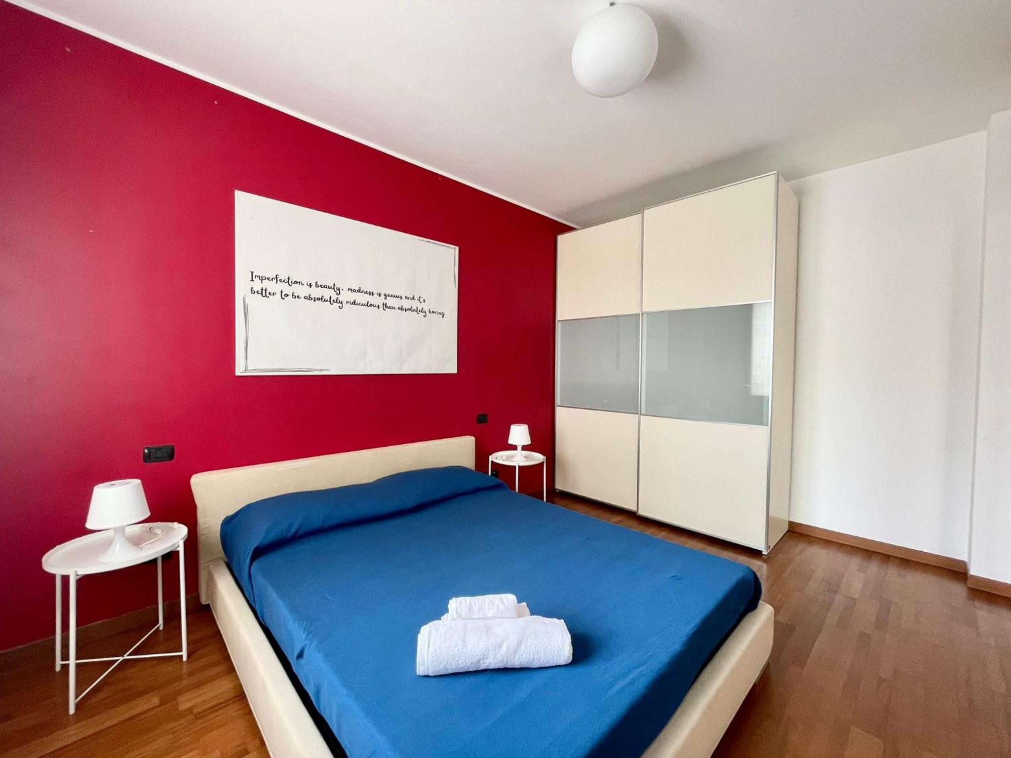 One-Bedroom Apartment photo 1