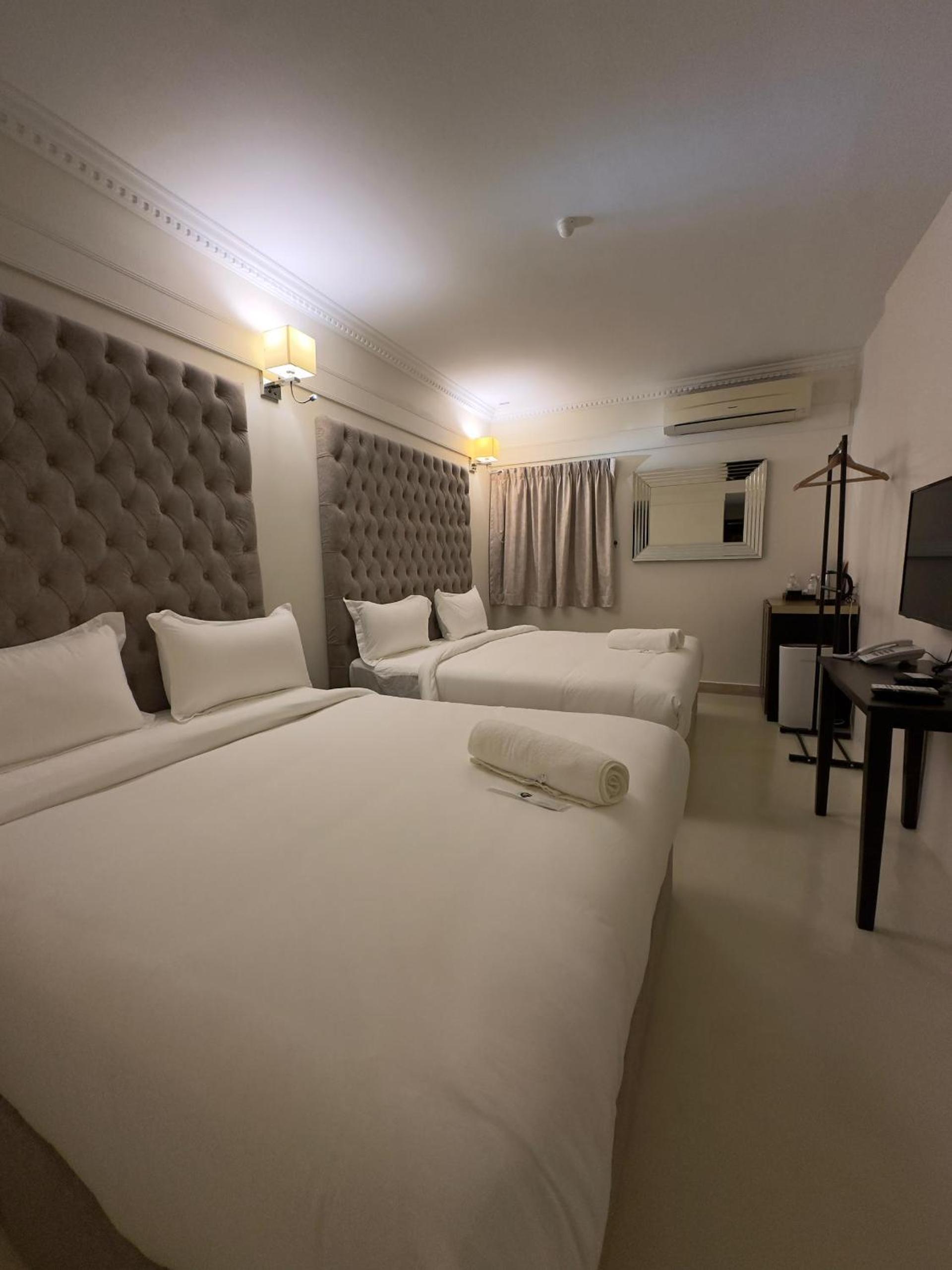 Deluxe King Room