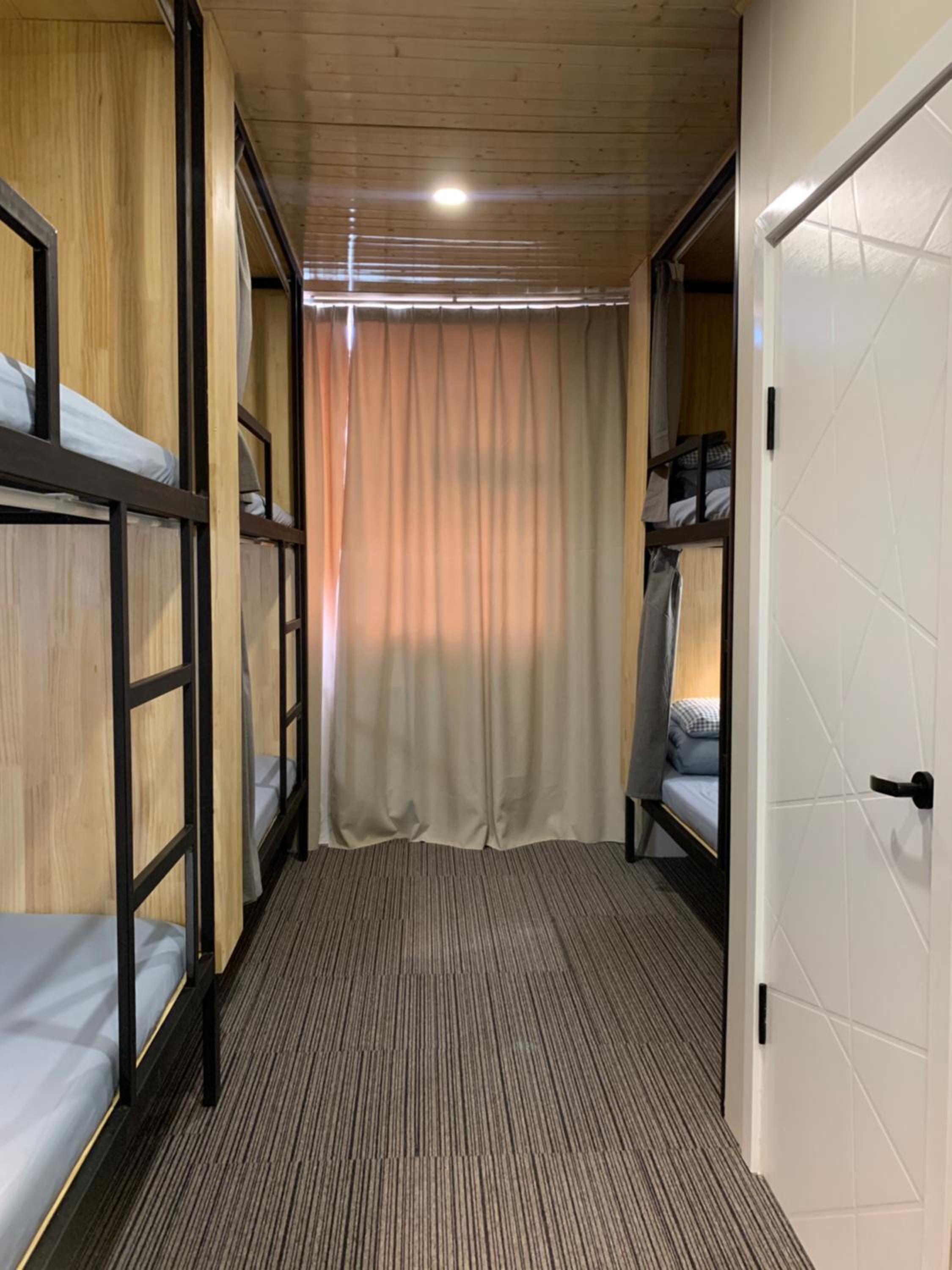 Single Bed in 6-Bed Dormitory Room photo 2