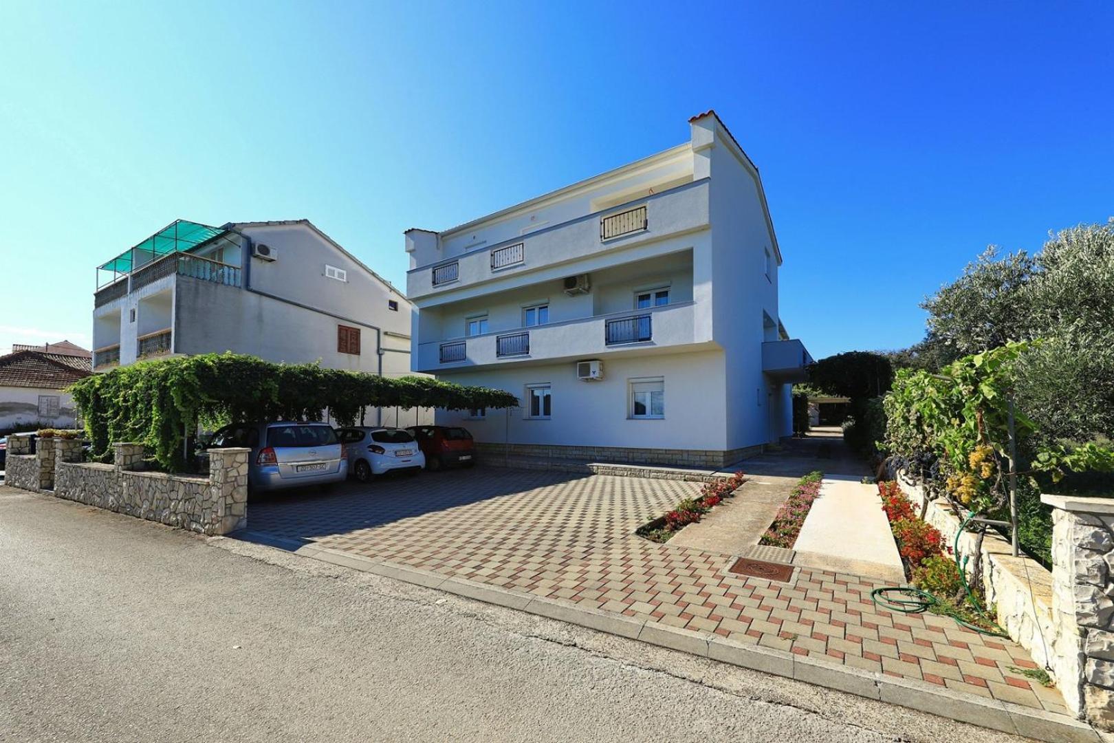 Two-Bedroom Apartment With Sea View photo 3