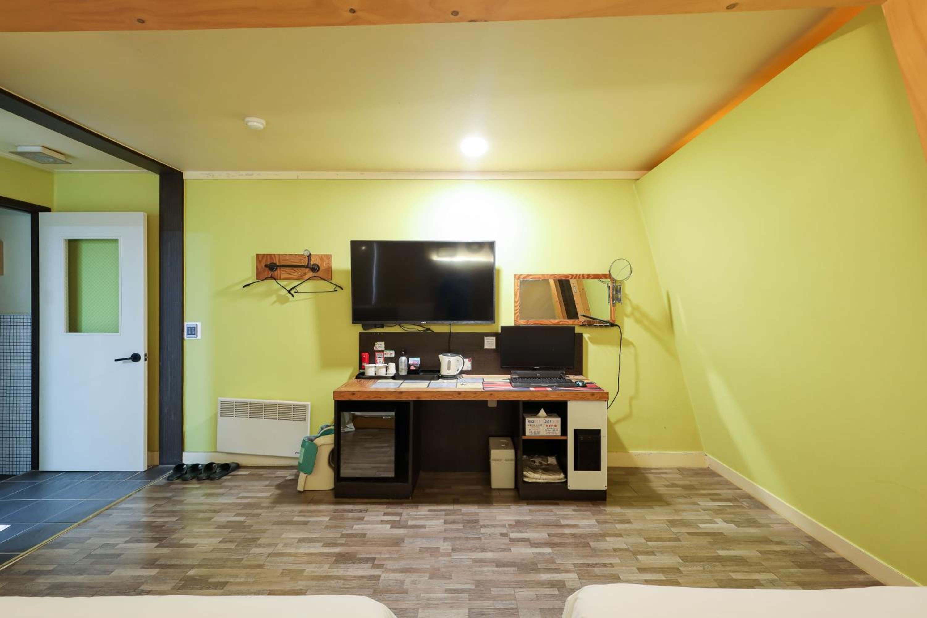 Standard Twin Room photo 3