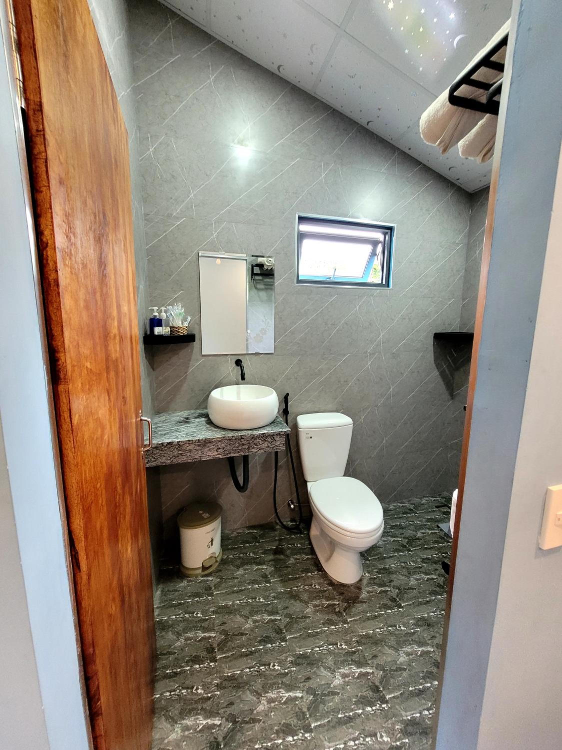Deluxe Bungalow - Photo 12
