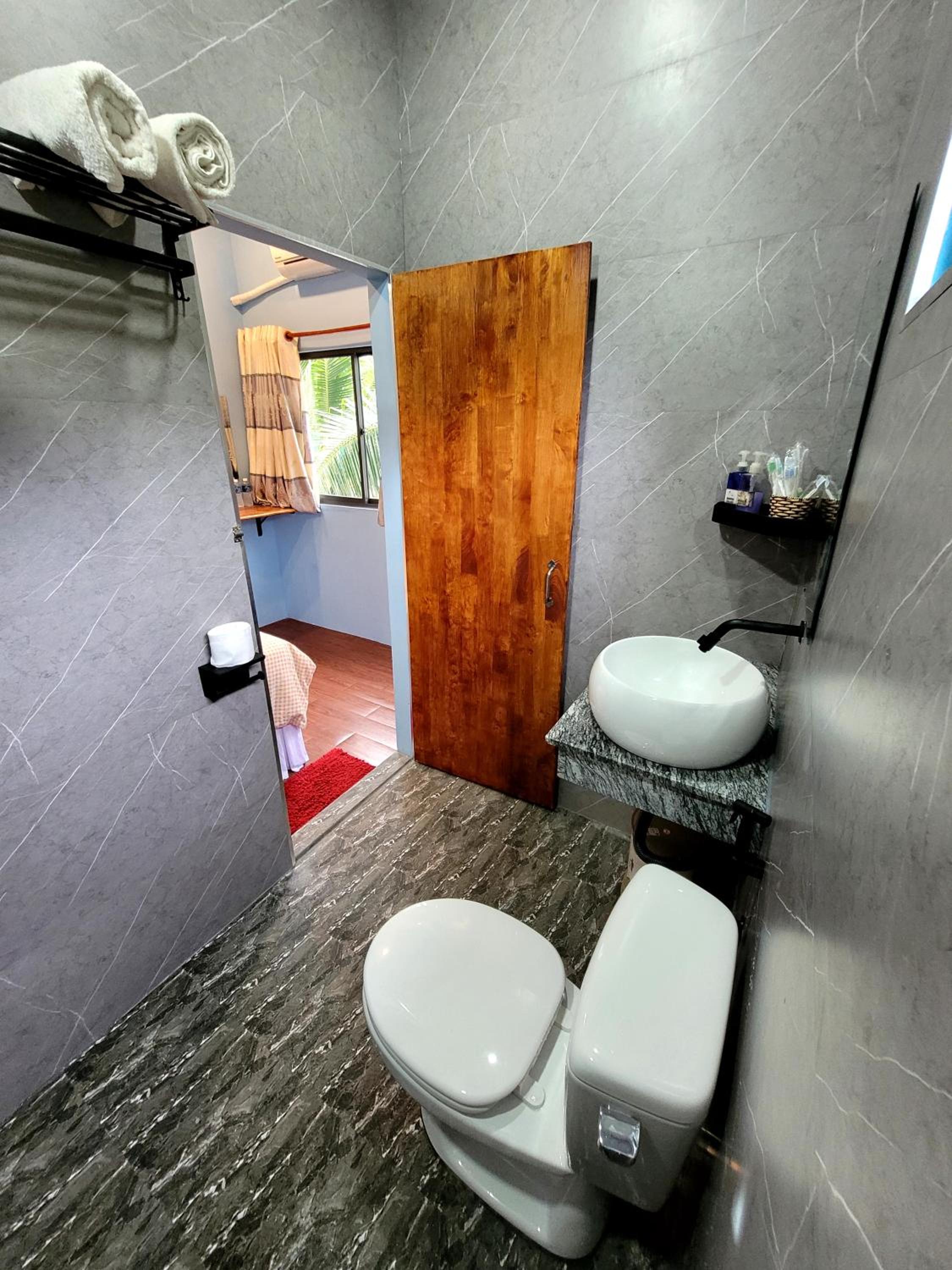 Deluxe Bungalow - Photo 22