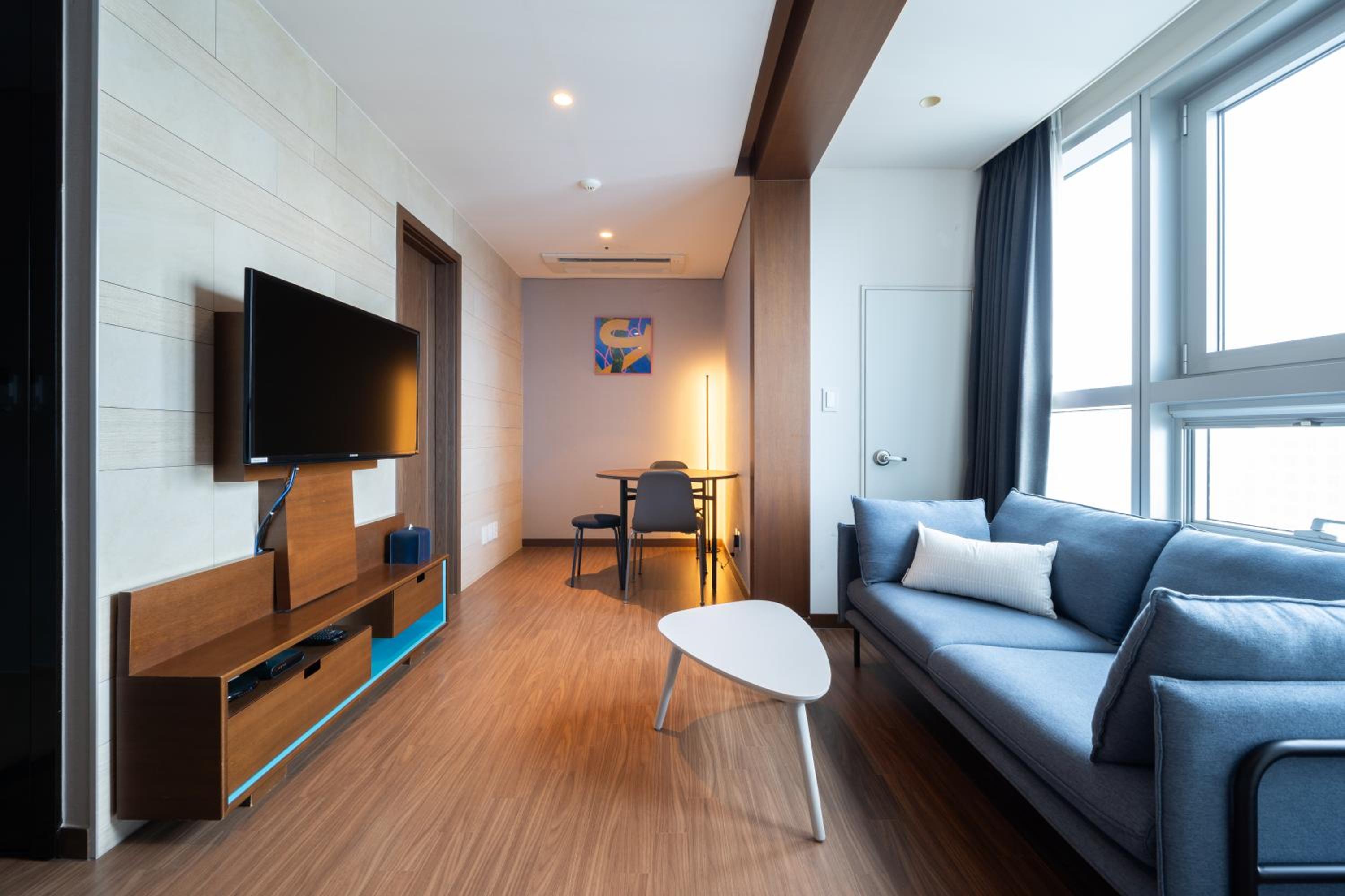 Premier Suite - Photo 7