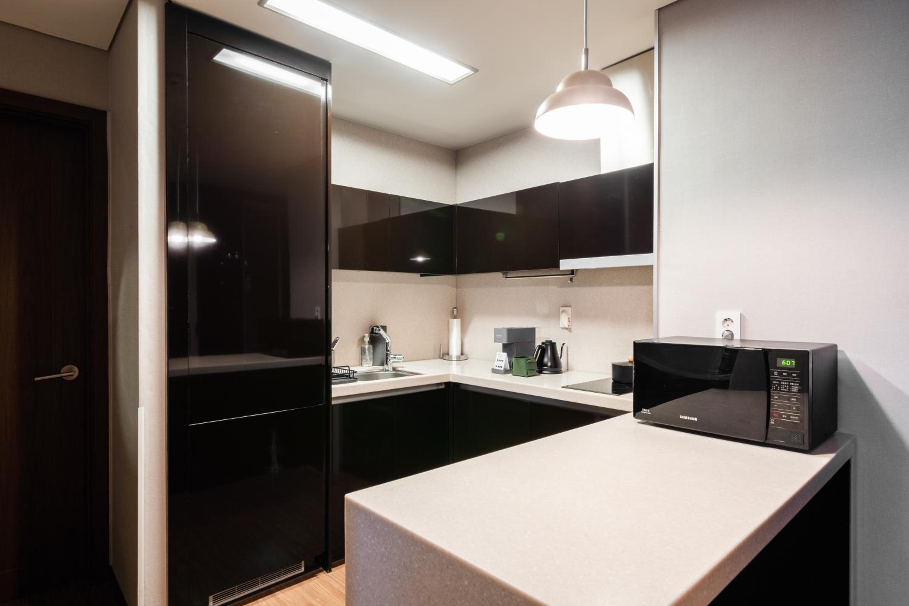 Premier Suite - Photo 12