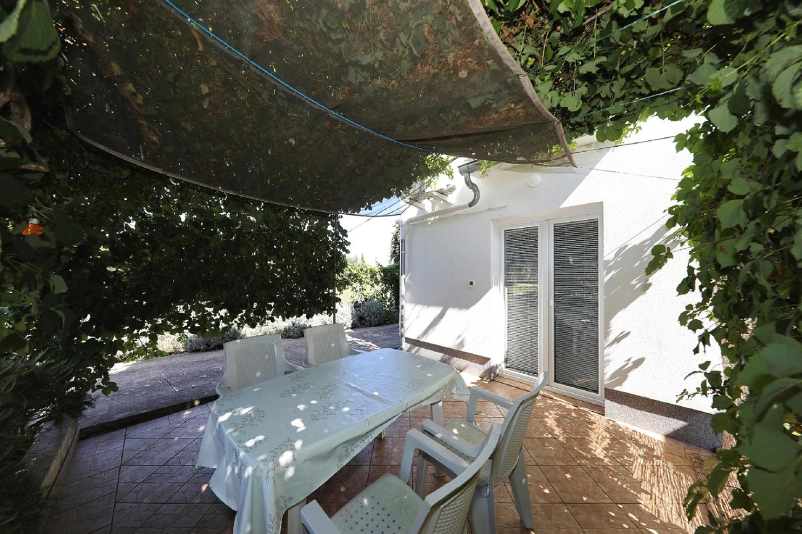 One-Bedroom Apartment With Terrace photo 1