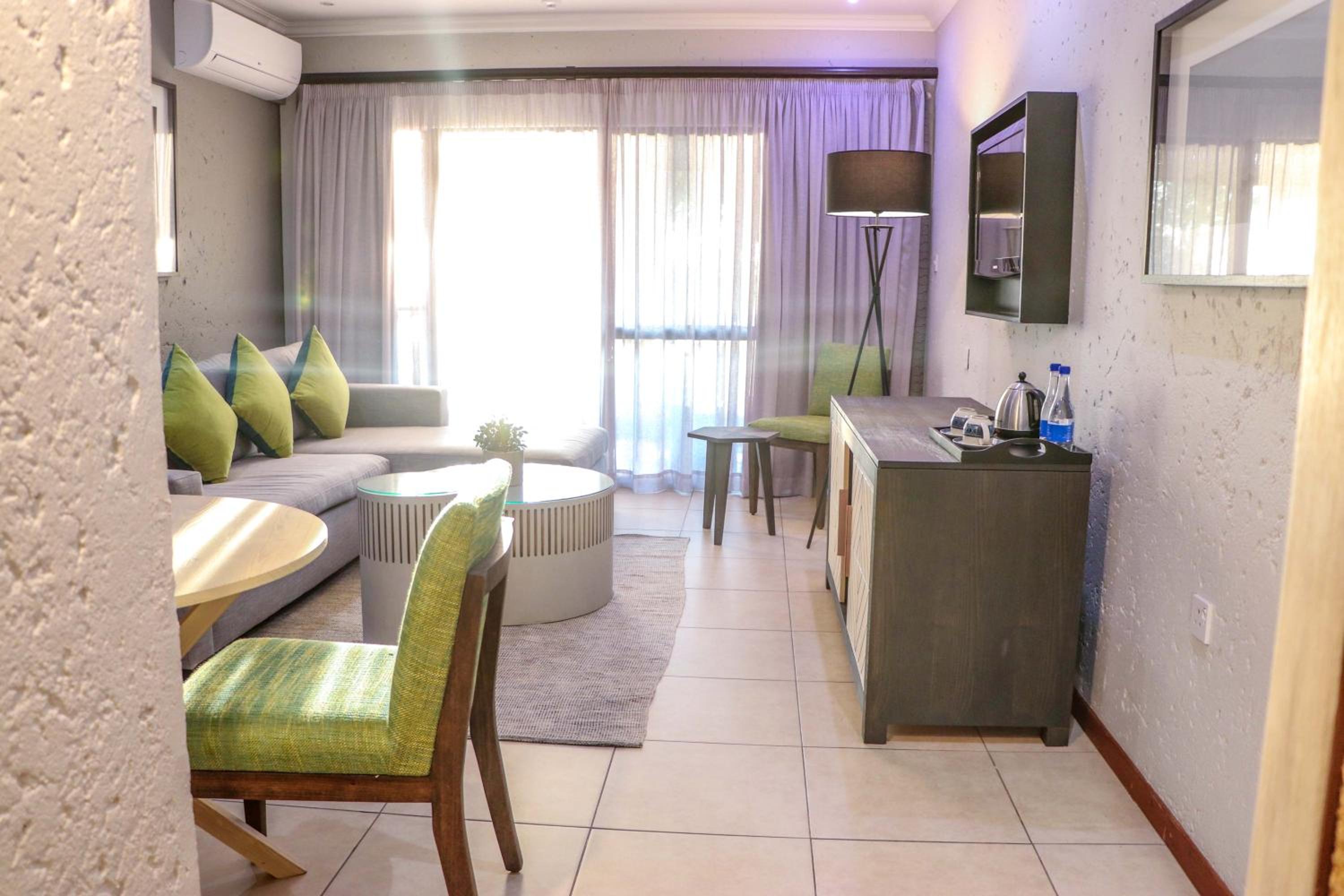Executive Suite - Photo 1