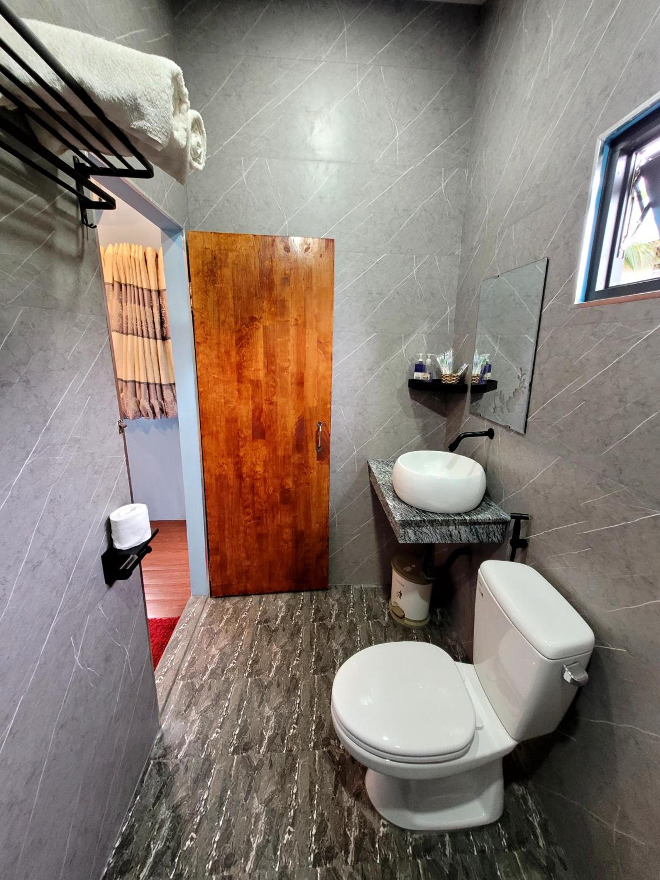 Deluxe Bungalow - Photo 23