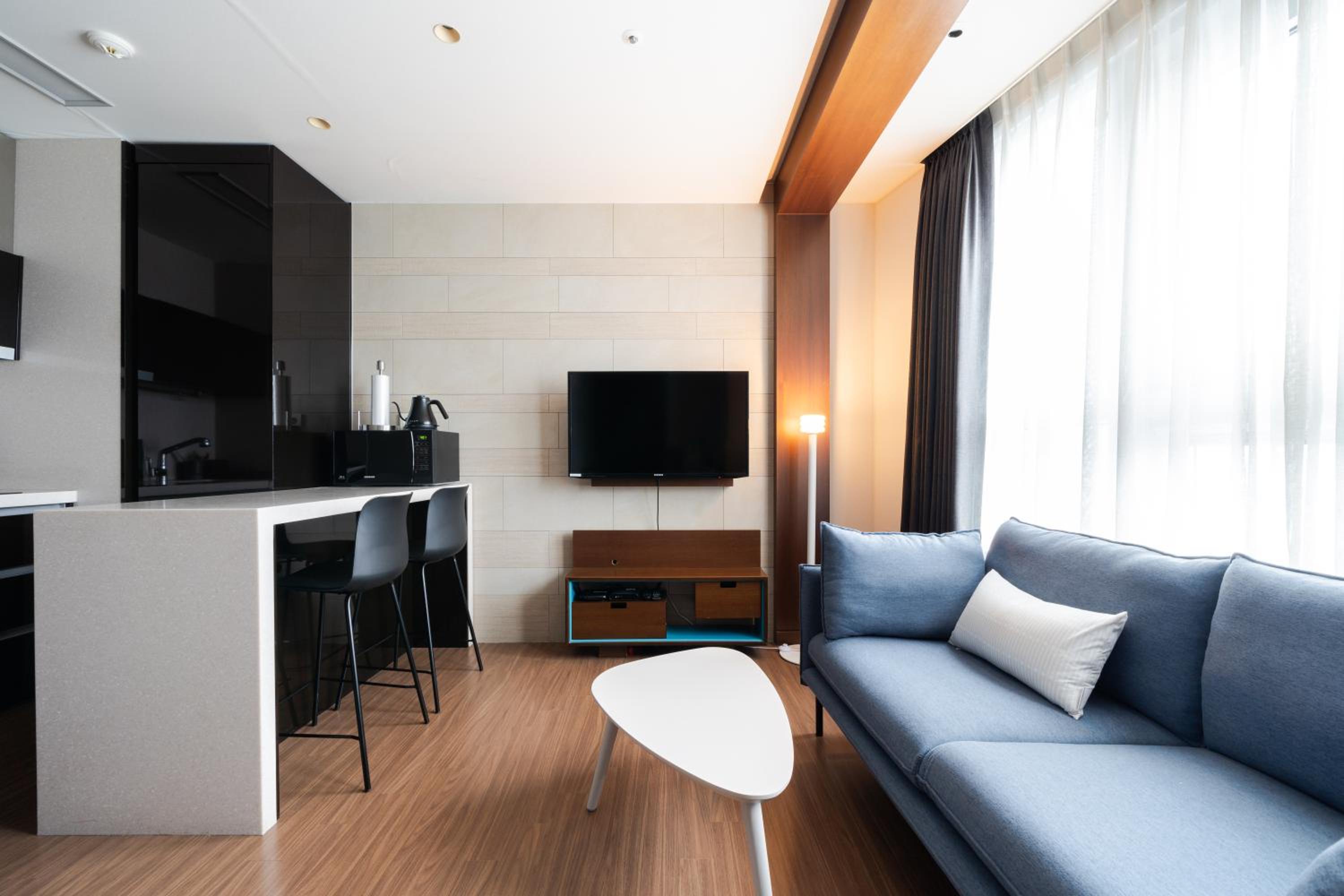 Premier Suite Twin - Photo 5