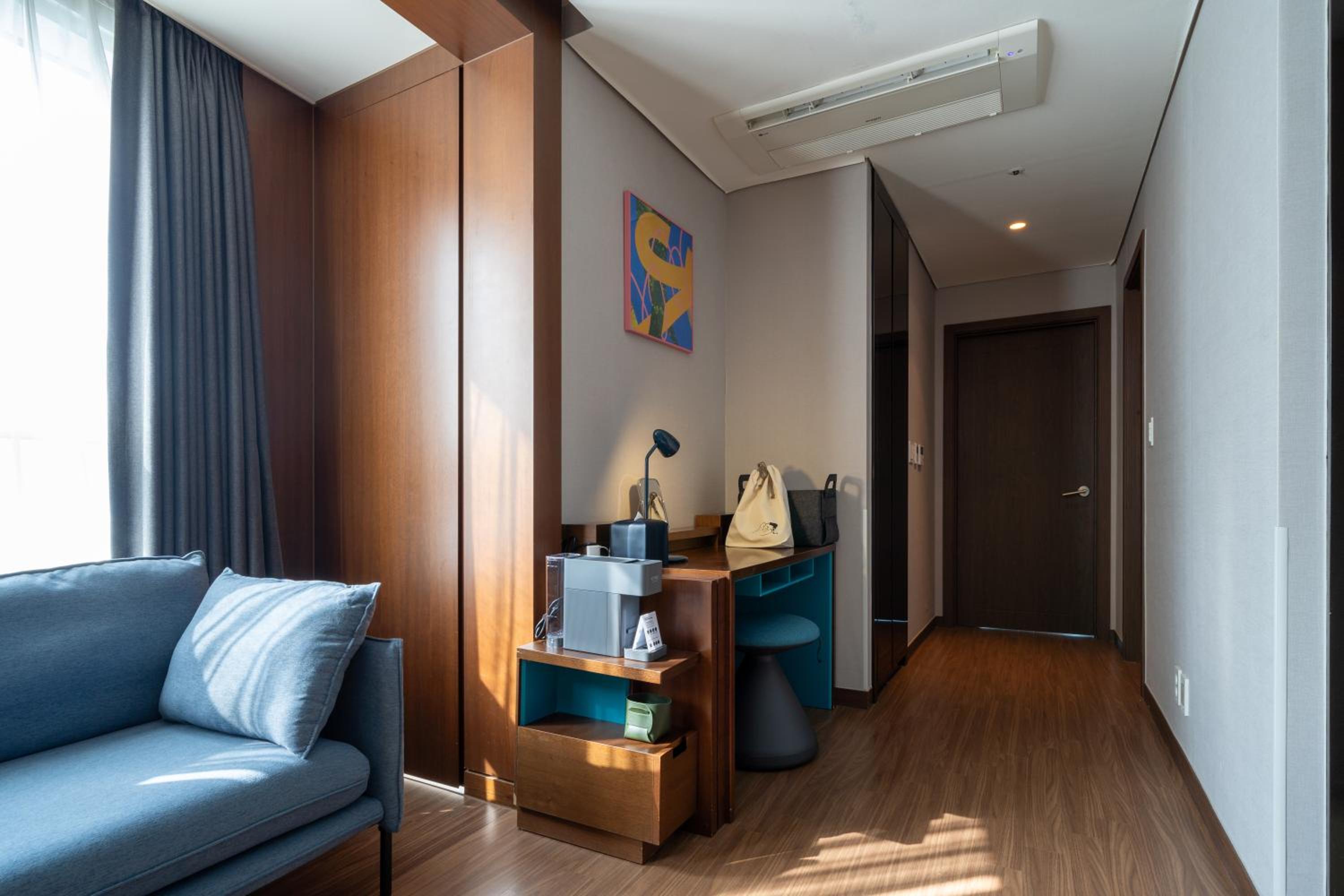 Premier Suite Twin - Photo 7