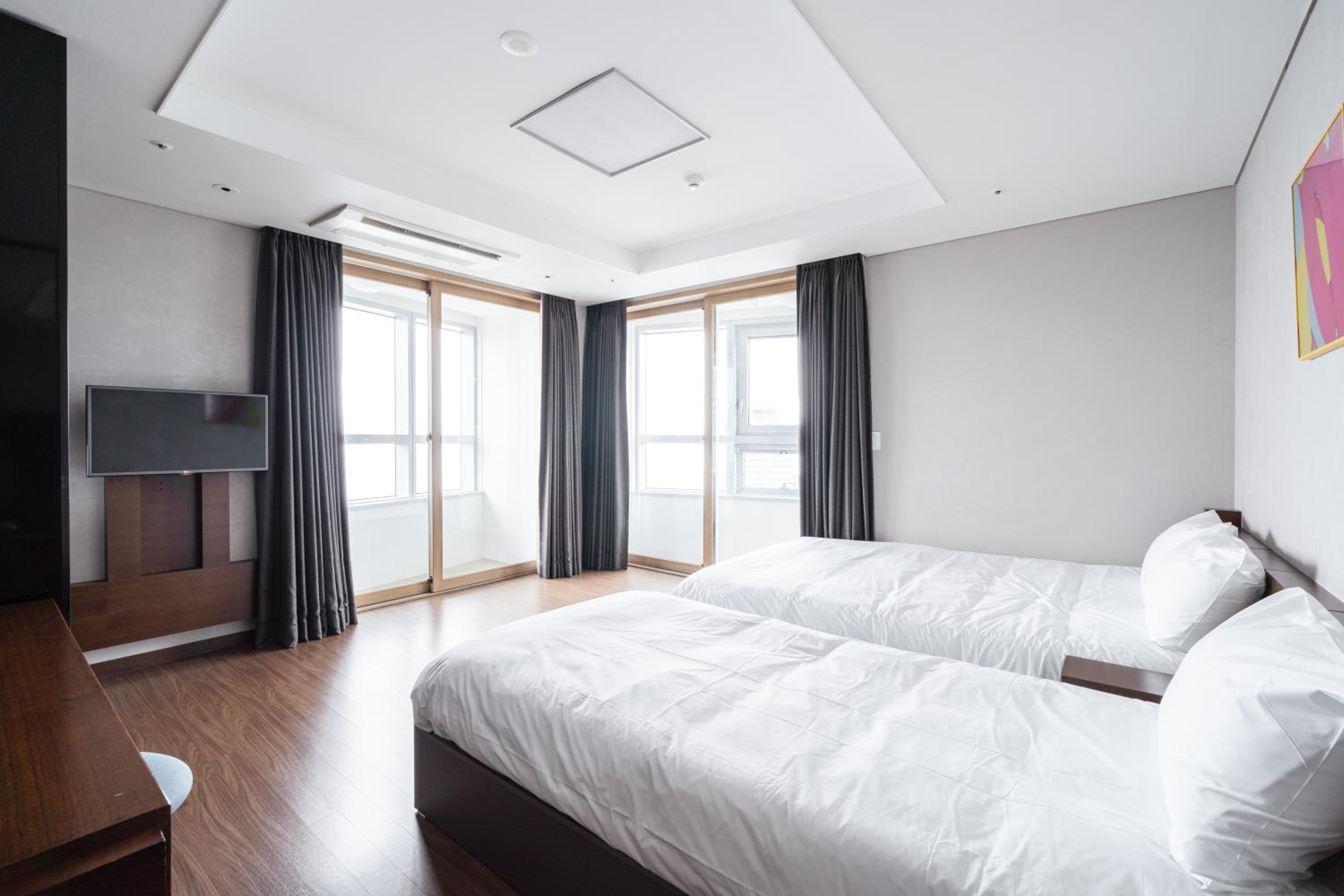 Premier Suite Family - Photo 10