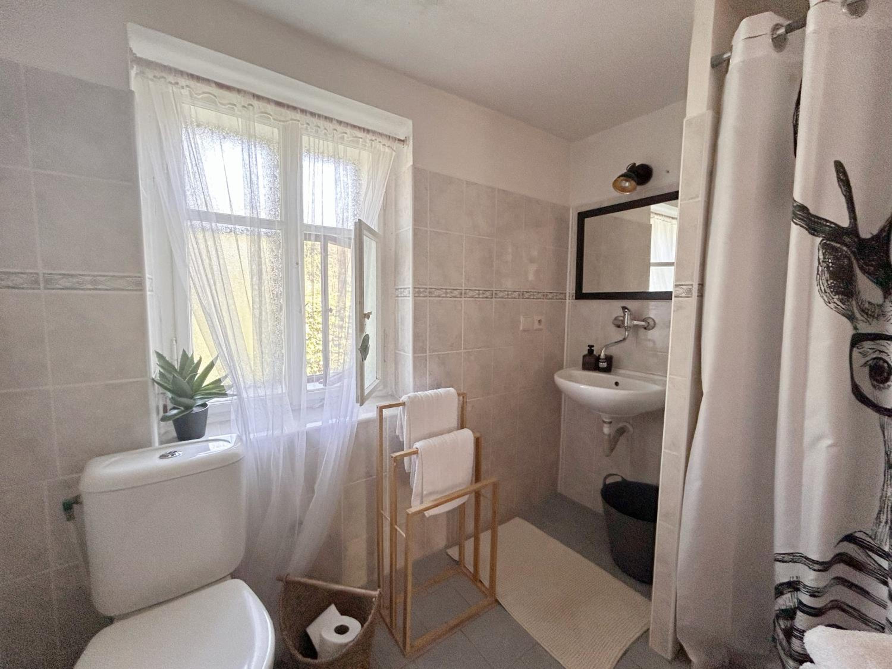 Three-Bedroom House photo 3