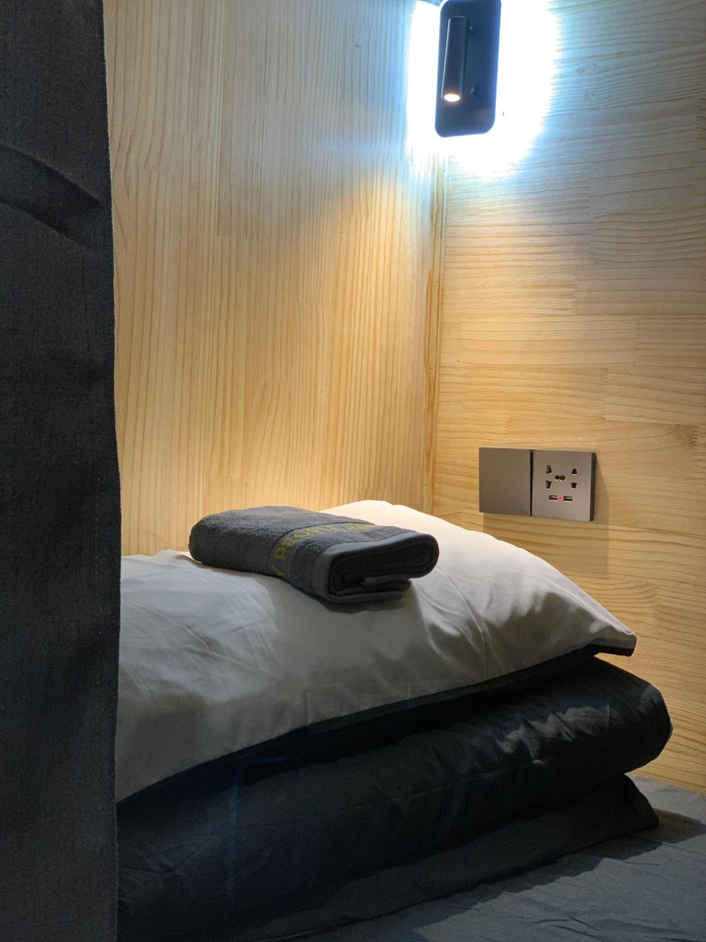 Single Bed in Dormitory Room photo 2