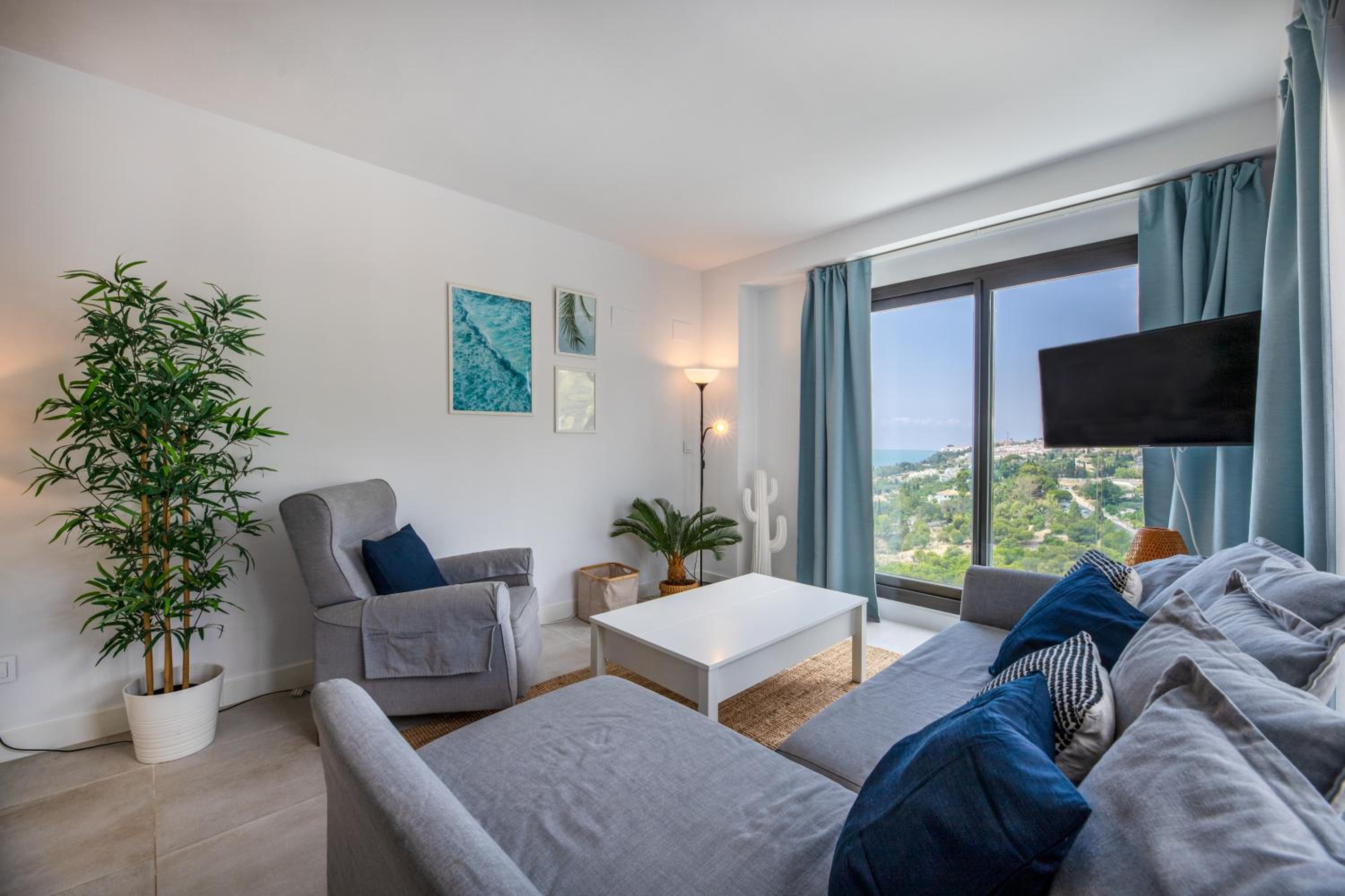 Two-Bedroom Apartment With Terrace And Sea View photo 2