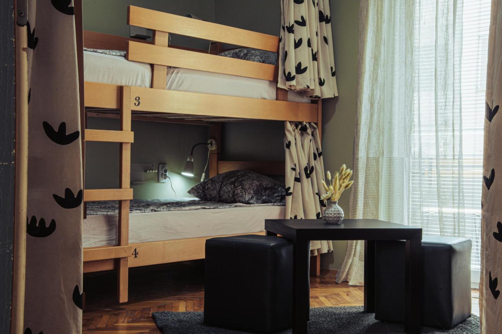 Bed in 6-Bed Female Dormitory Room photo 1