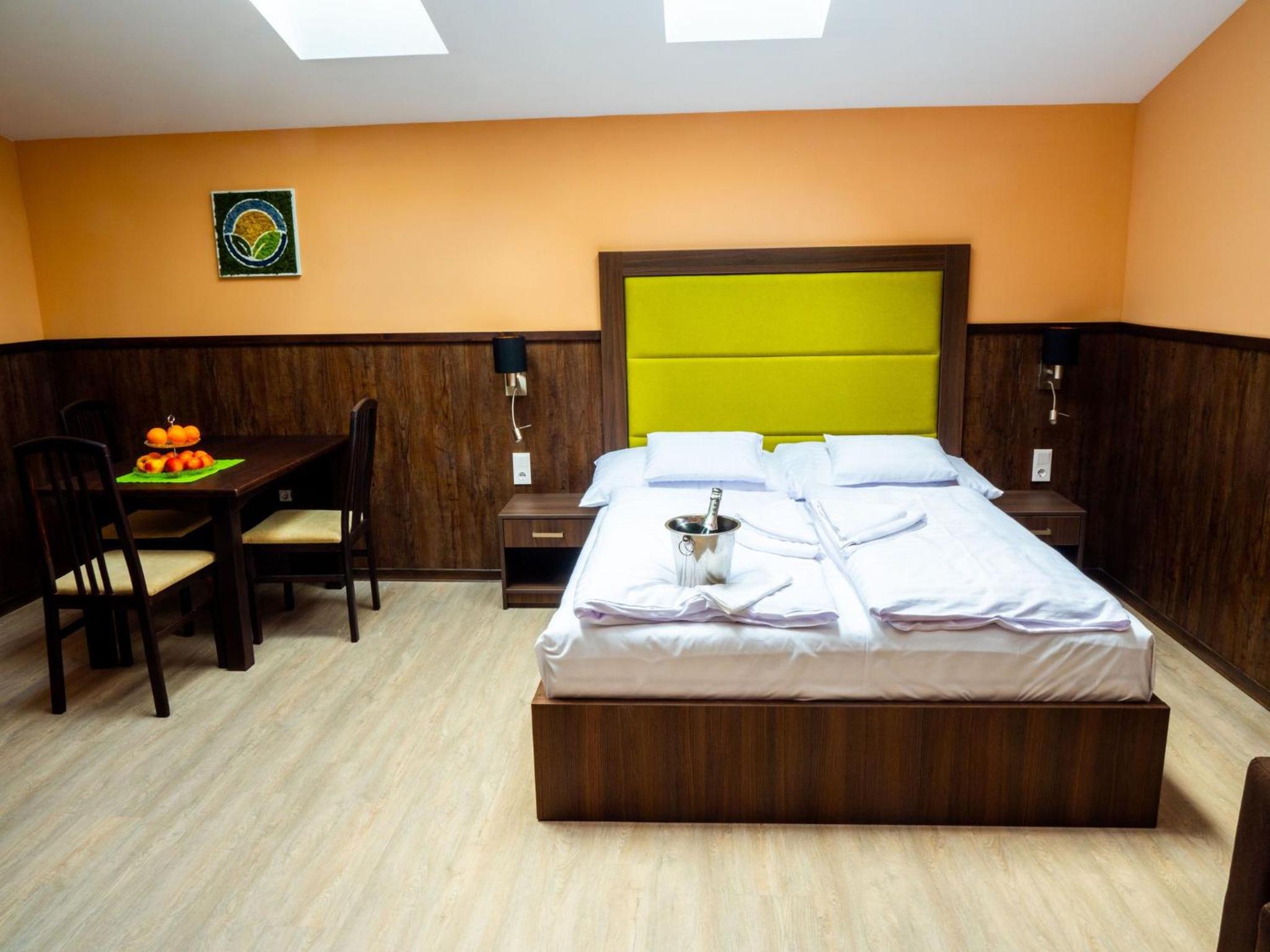 Economy Double Room photo 2