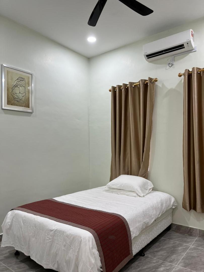 Two-Bedroom House photo 3