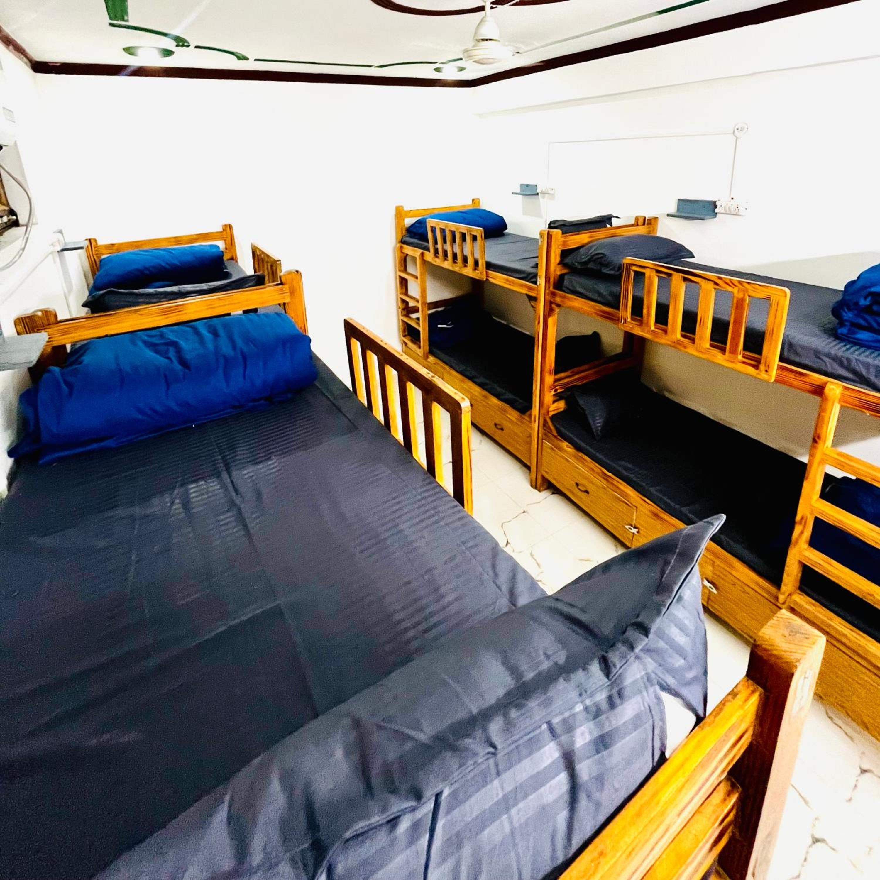 Bed in 8-Bed Mixed Dormitory Room photo 2