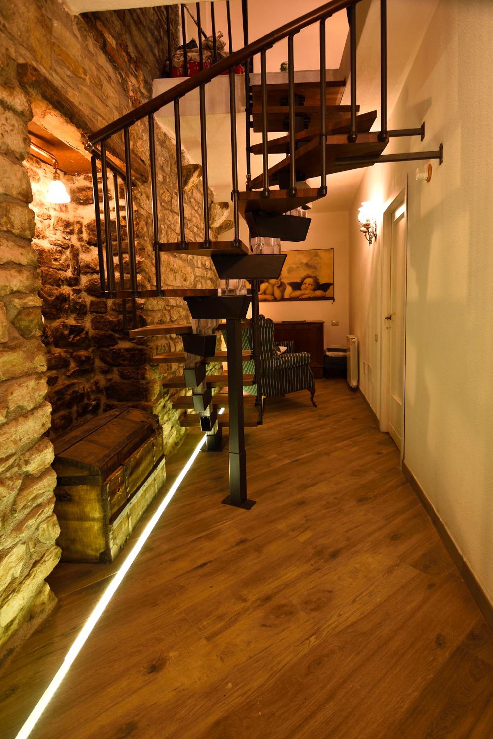 Large Double Room - Photo 1