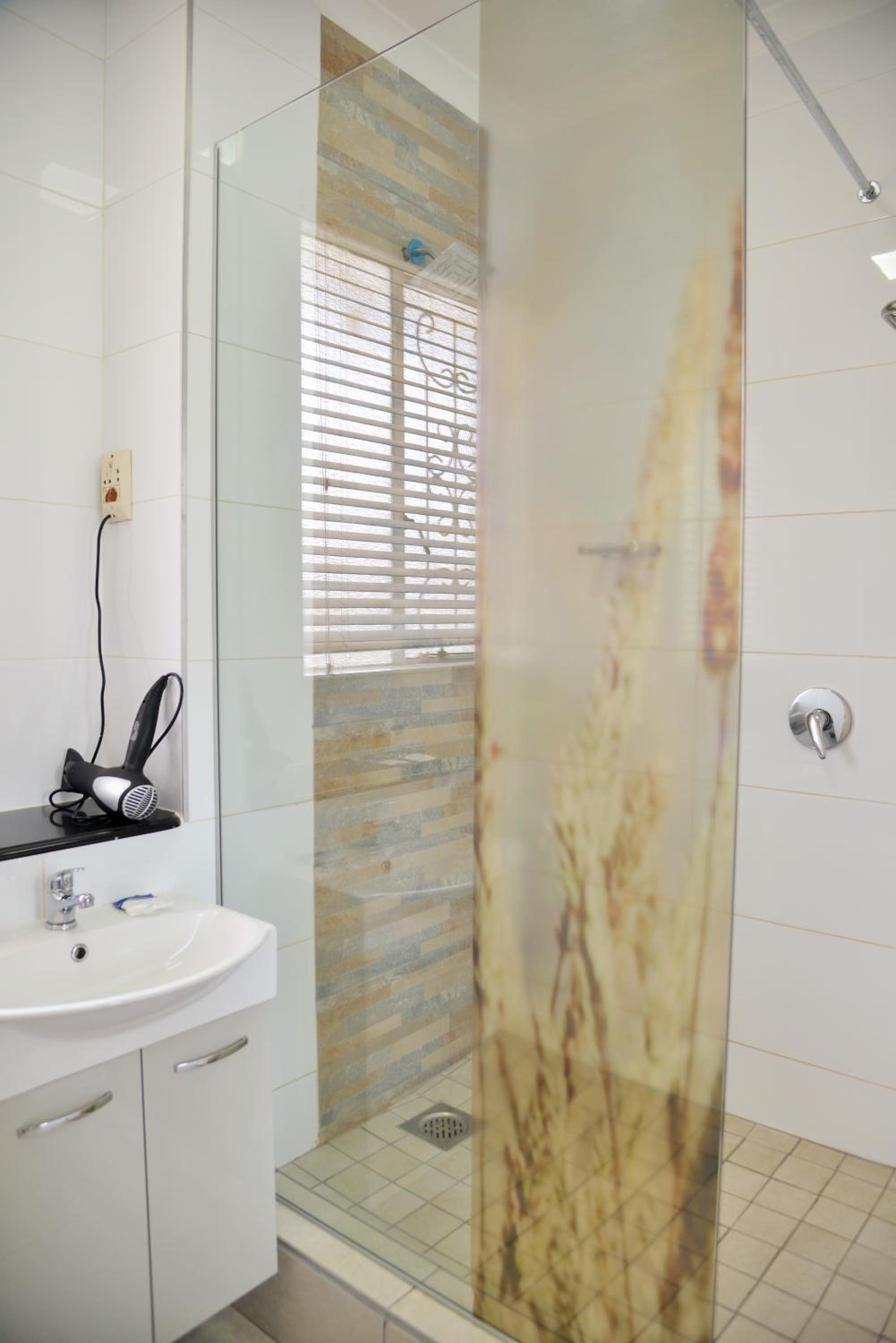 Double Room - Photo 4