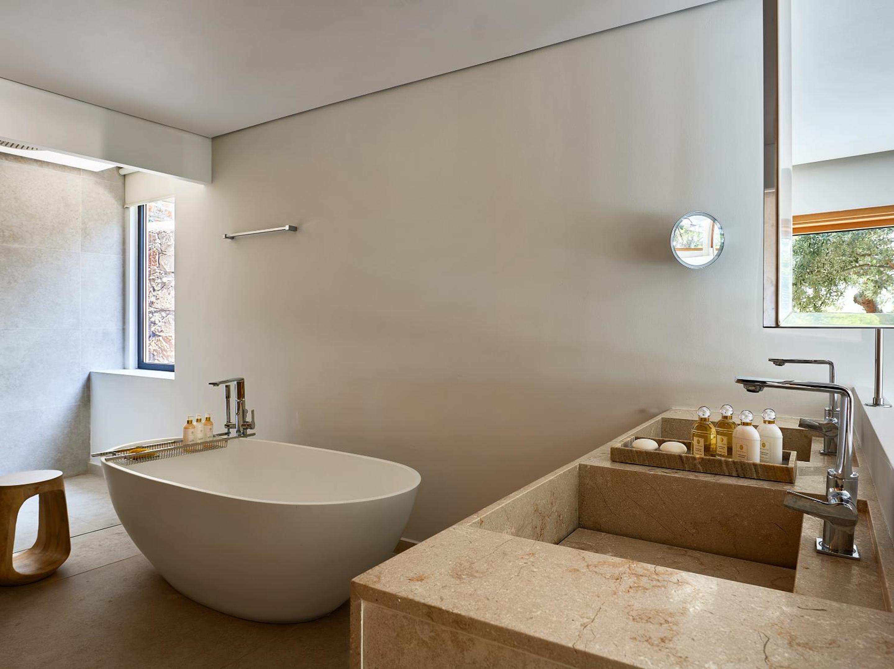 1-Bedroom Infinity Villa - Photo 18
