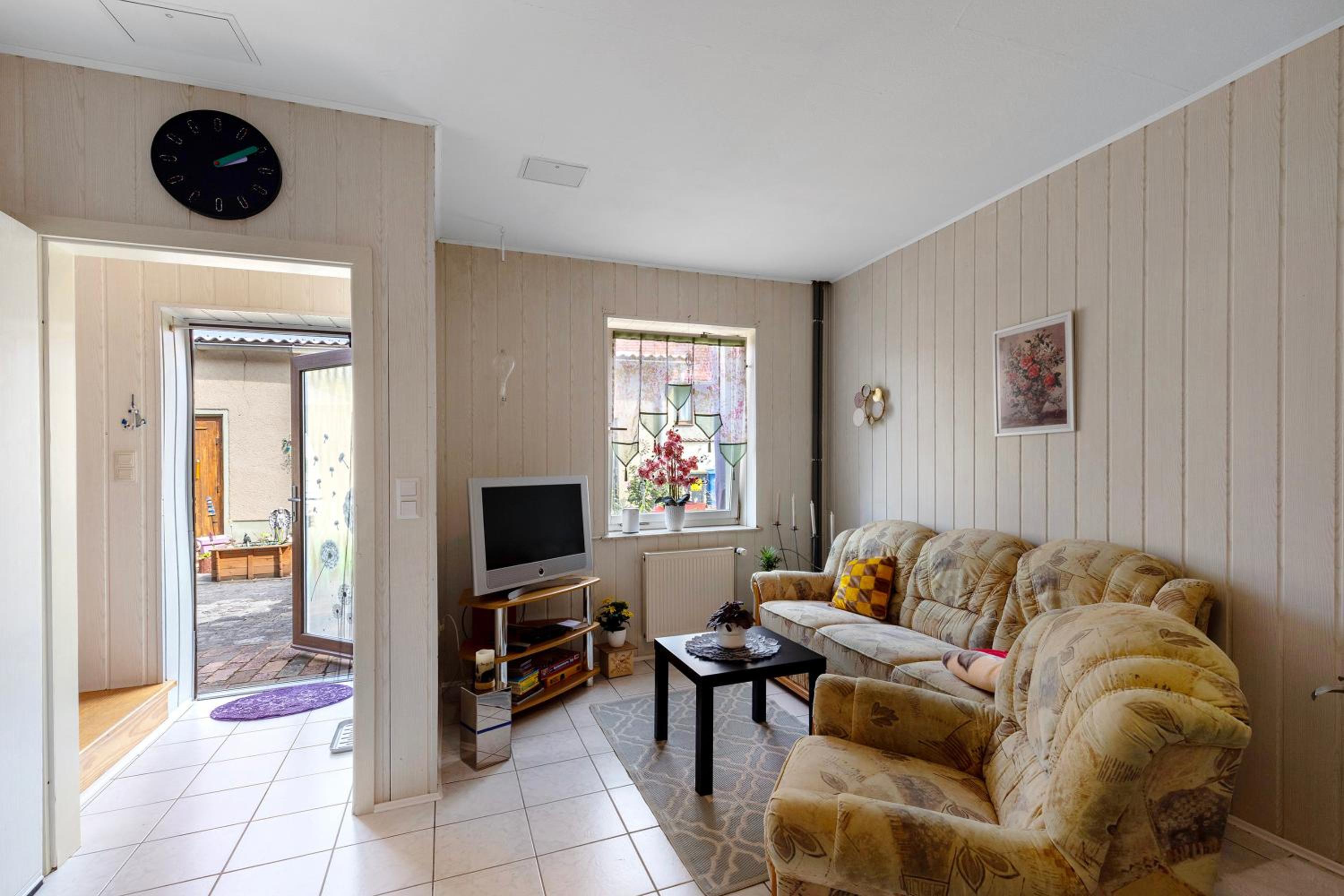One-Bedroom Apartment with Garden
