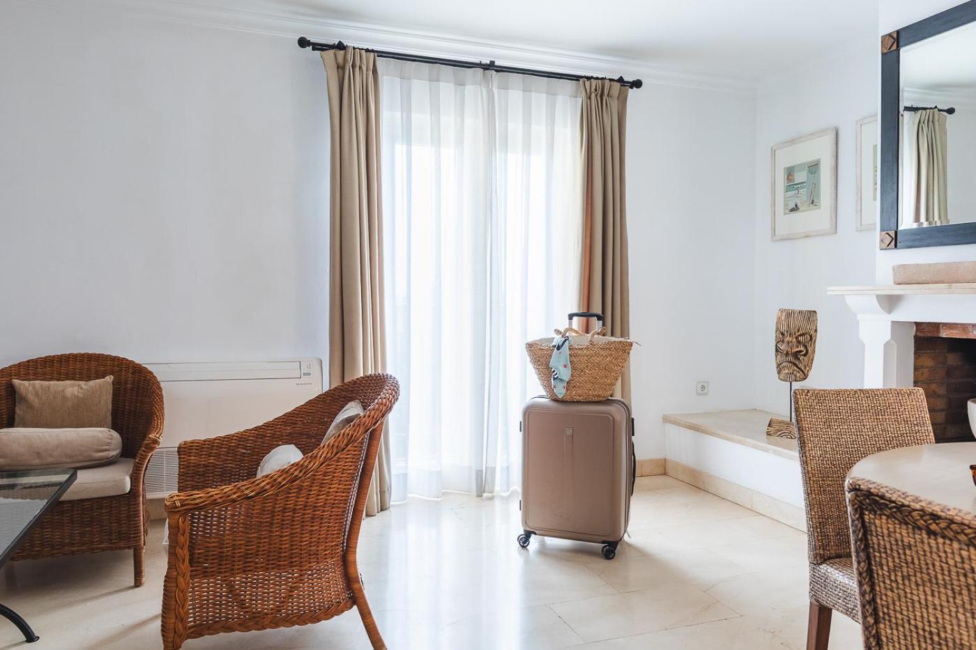 One-Bedroom Apartment - Photo 1