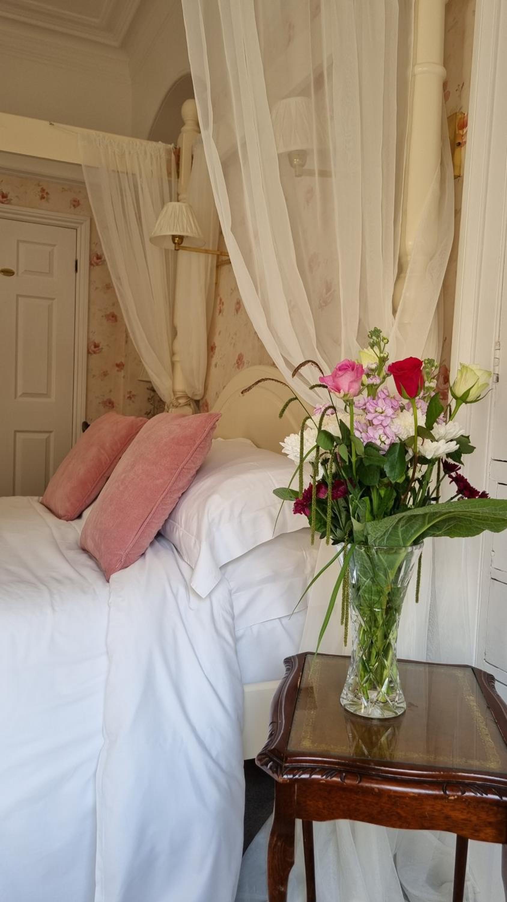 Deluxe Four Poster Room photo 3