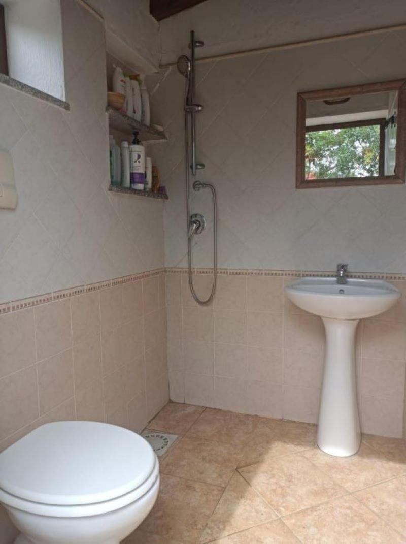 Three-Bedroom Vacation Home  photo 3