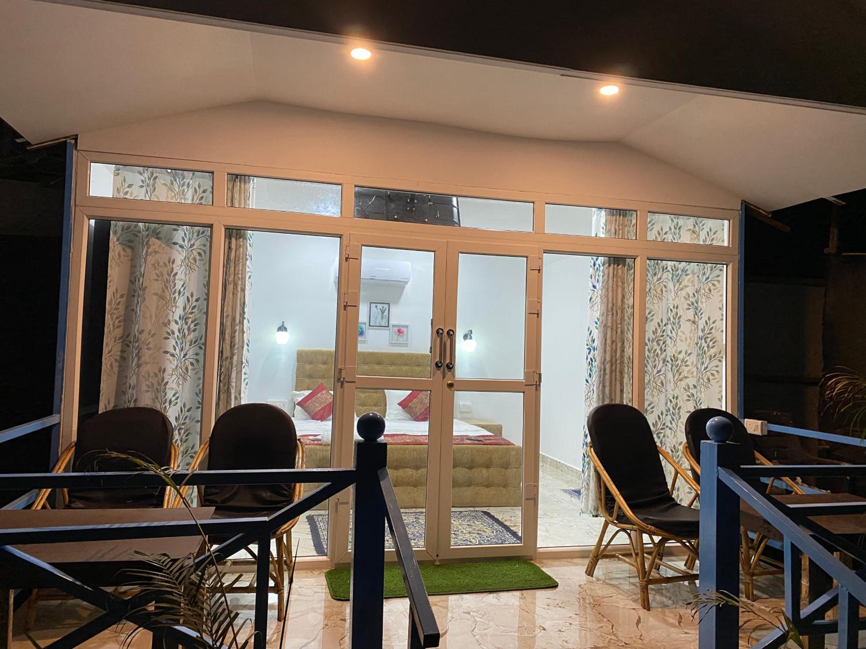Studio With Balcony