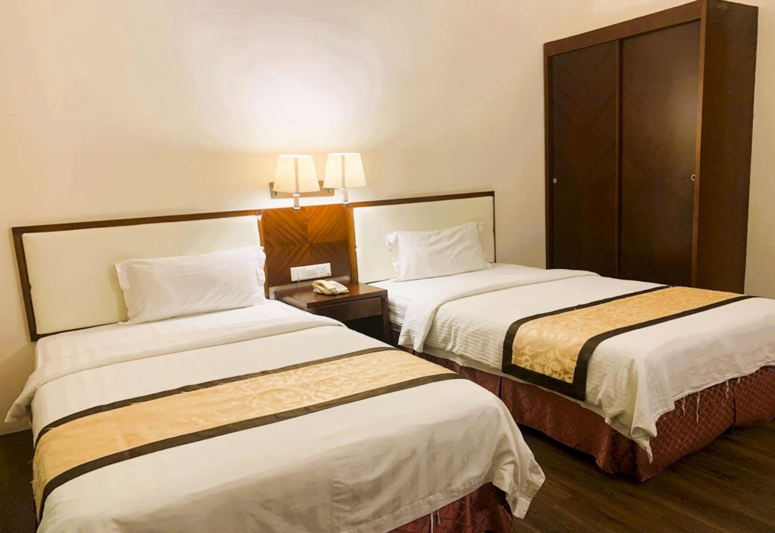 Deluxe Twin Room photo 3