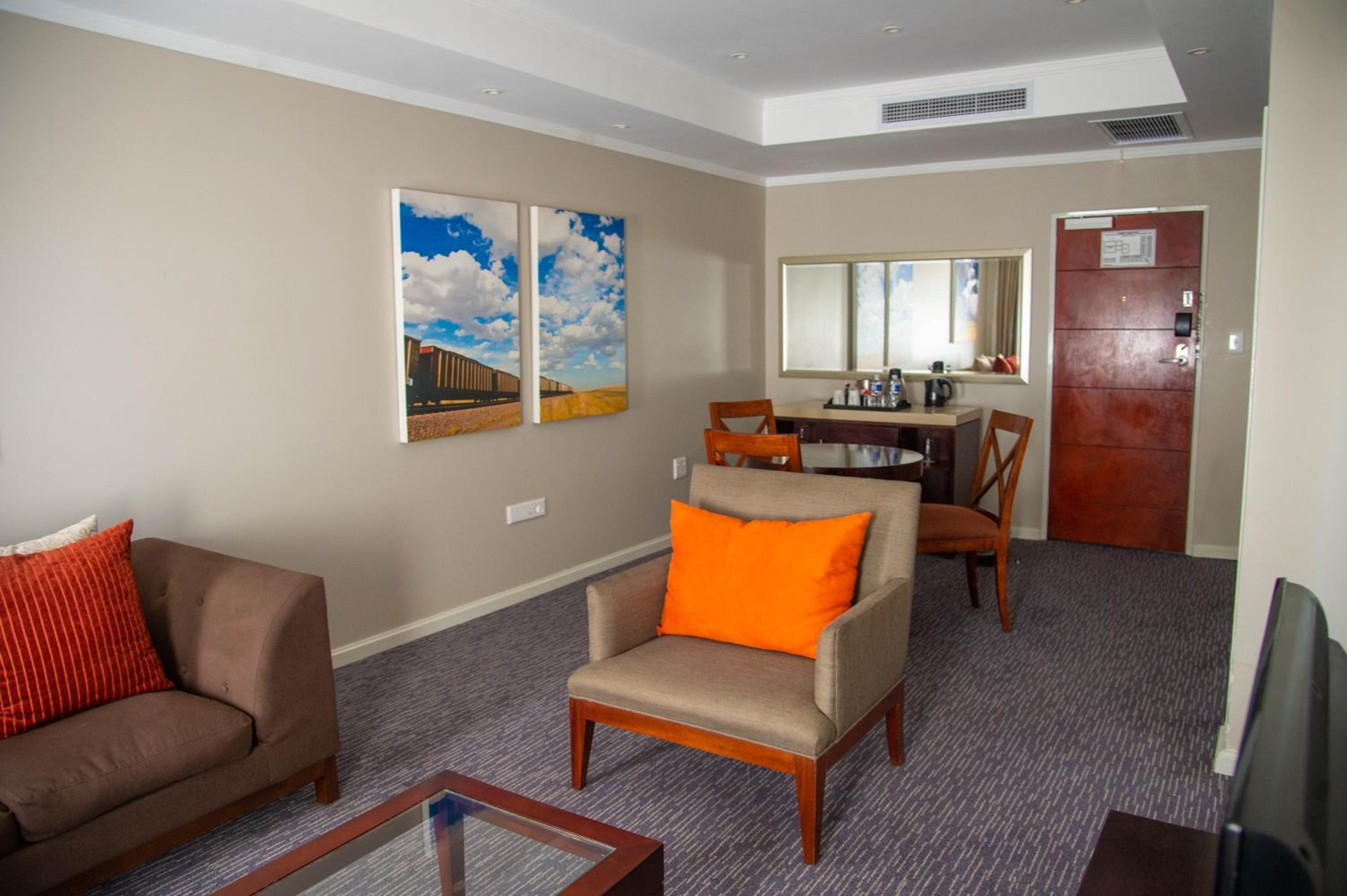 Superior Deluxe Double or Twin Room  photo 3