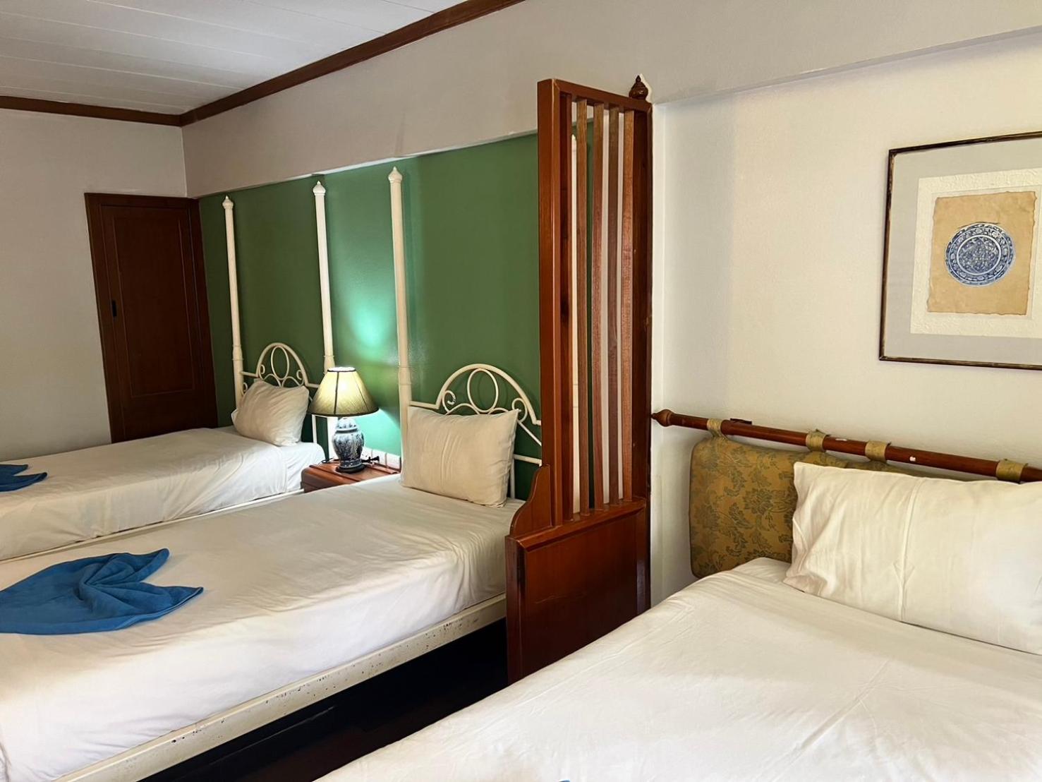 Triple Room with Balcony - Photo 8