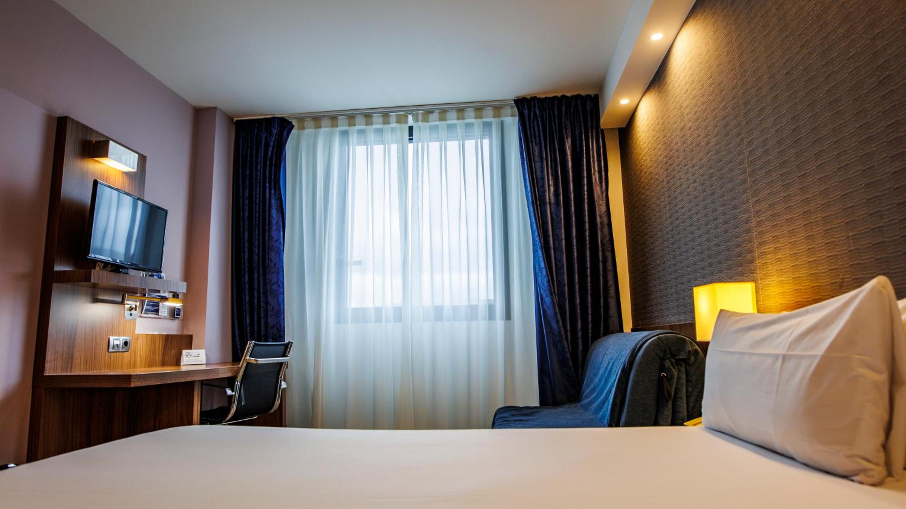 Standard Queen Room - Free Breakfast - Photo 6
