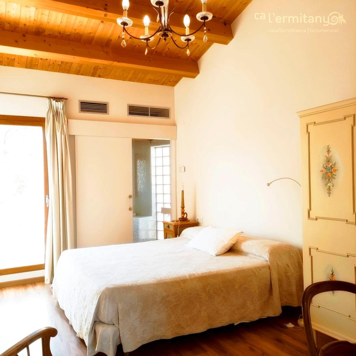 Villa de Cuatro Habitaciones con Piscina