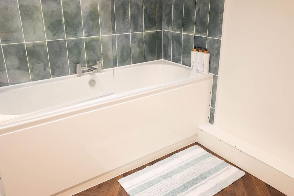 One-Bedroom House photo 2