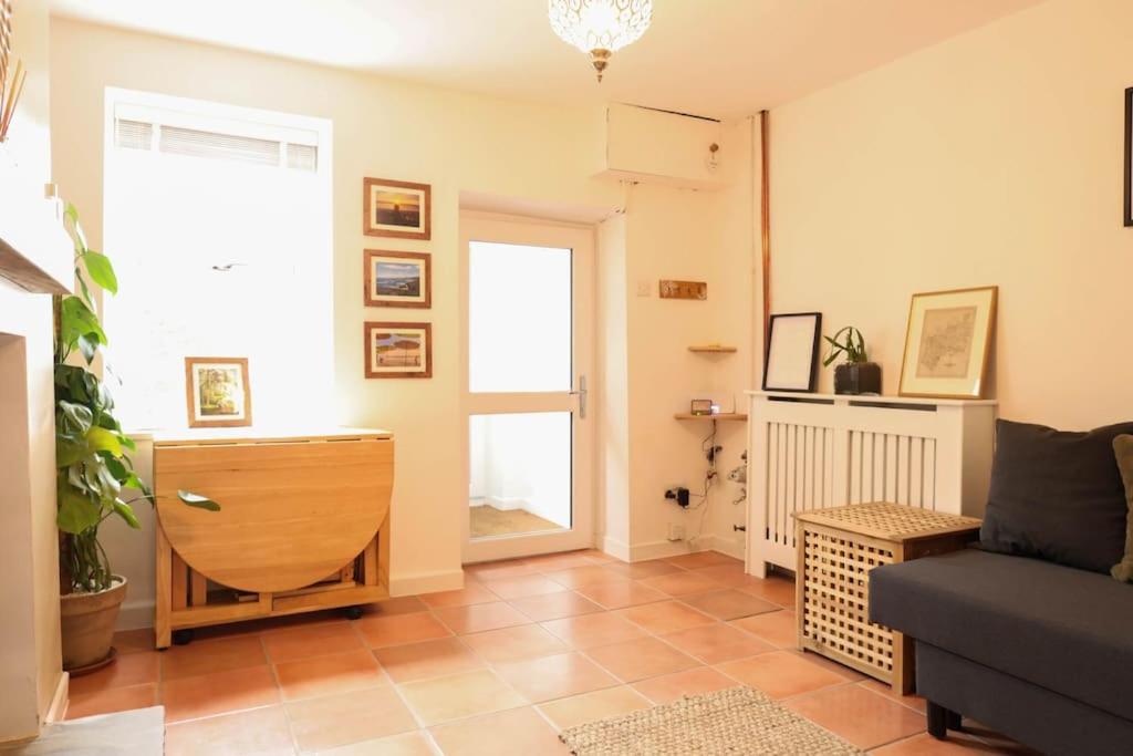 One-Bedroom House photo 1