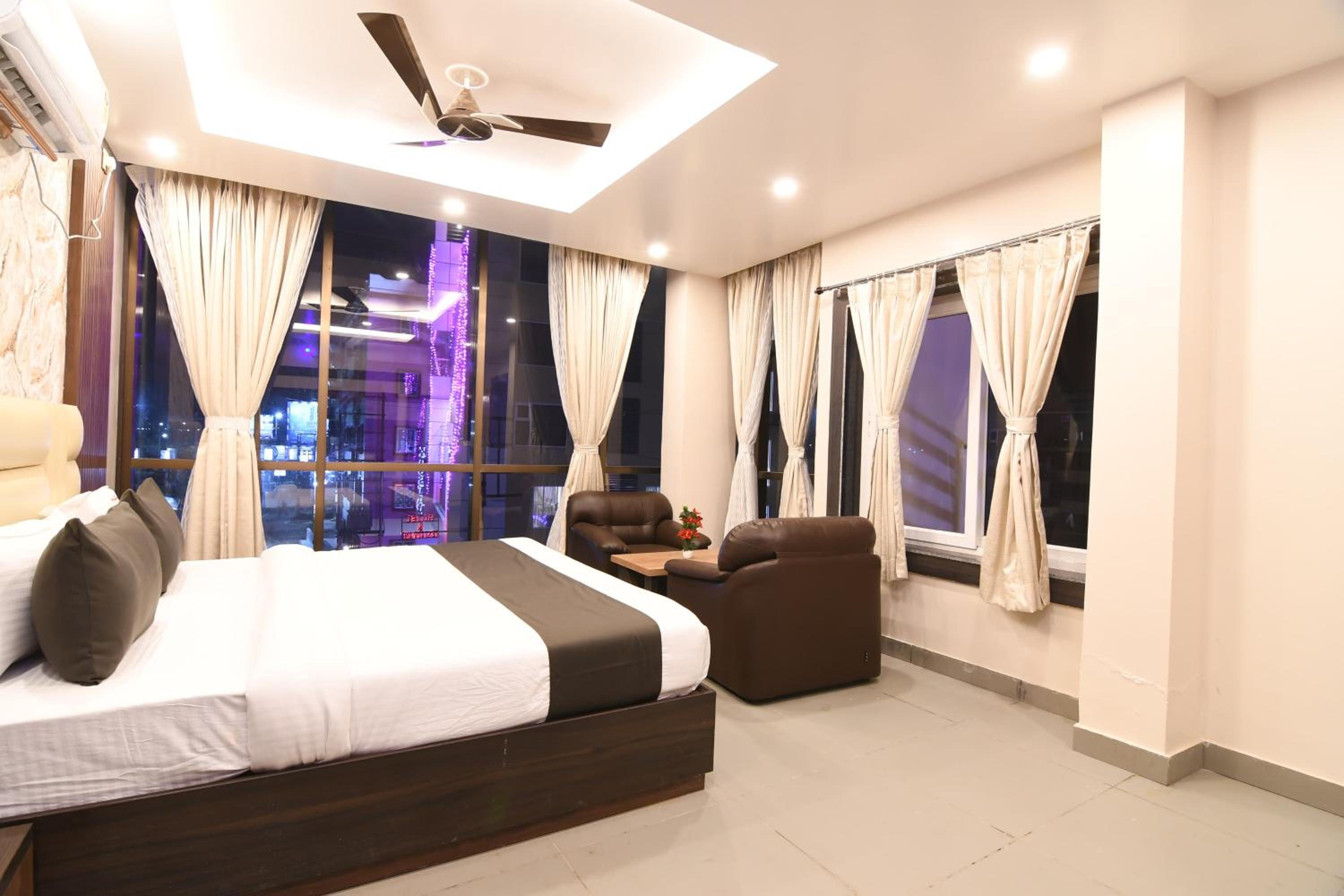 Deluxe Room - Photo 3