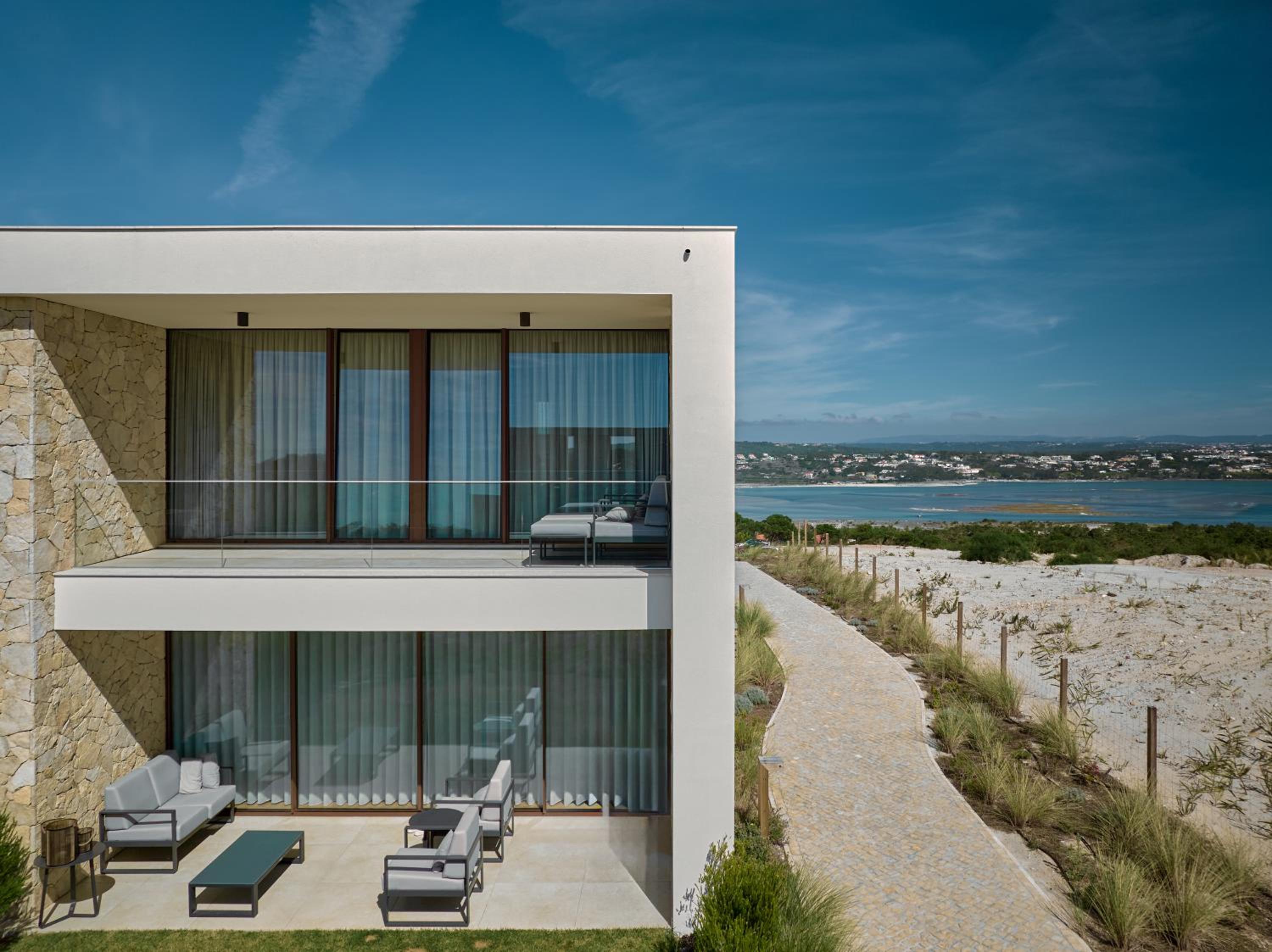 Three-Bedroom Townhouse with Sea View photo 2