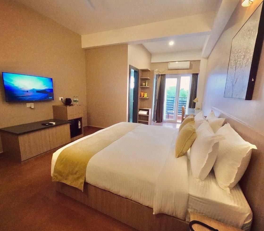 Double Room with Balcony photo 3