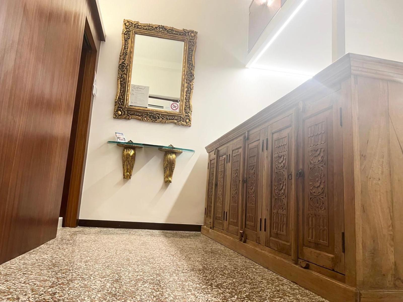Classic Apartment photo 3