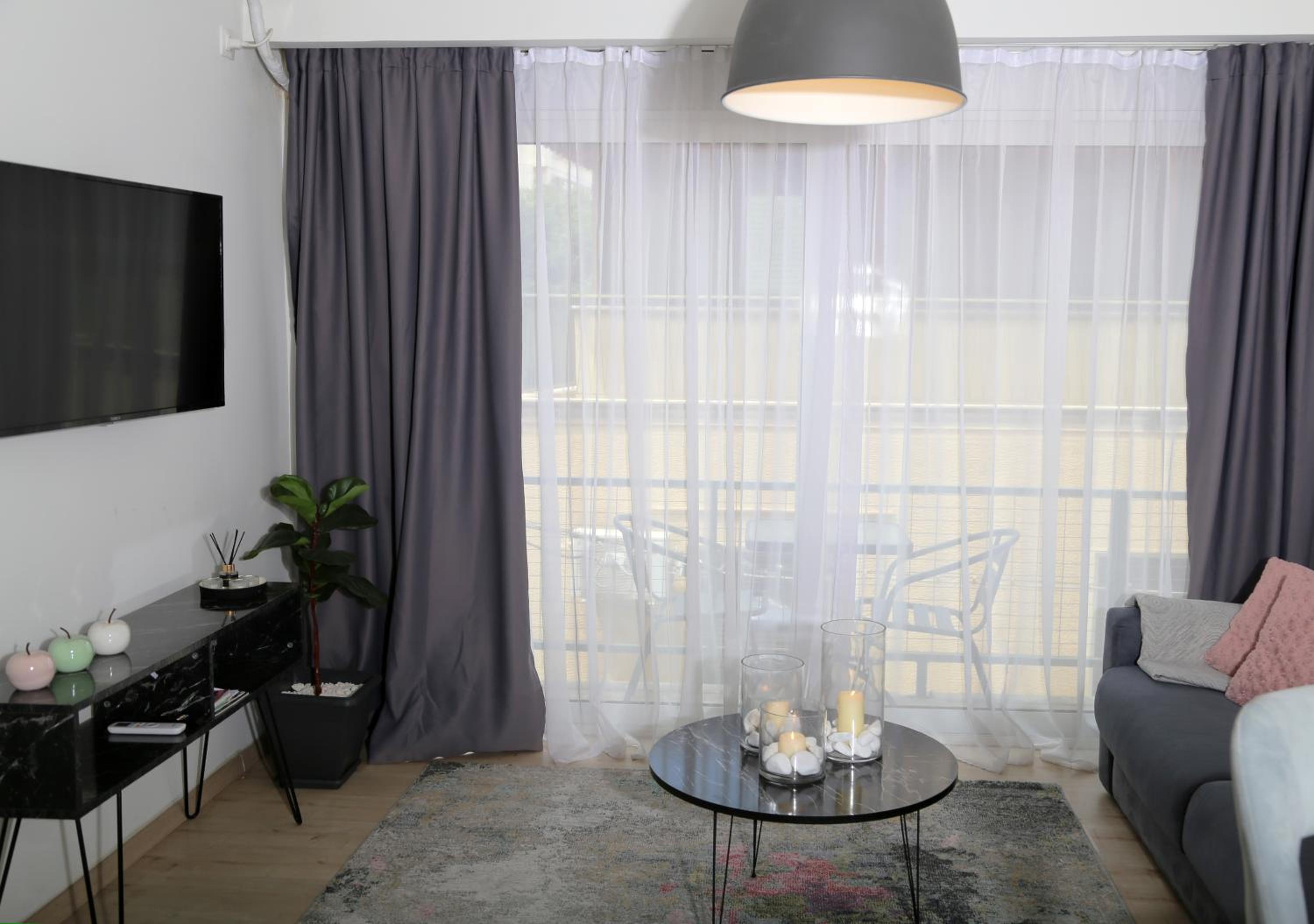 One-Bedroom Apartment photo 2