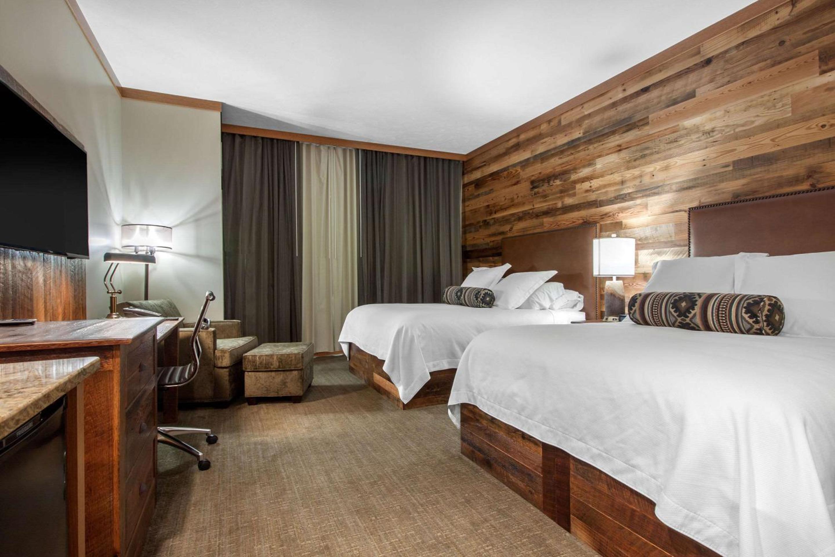 Queen Room with Two Queen Beds and Chair/Ottoman - Accessible/Non-Smoking  - Photo 1