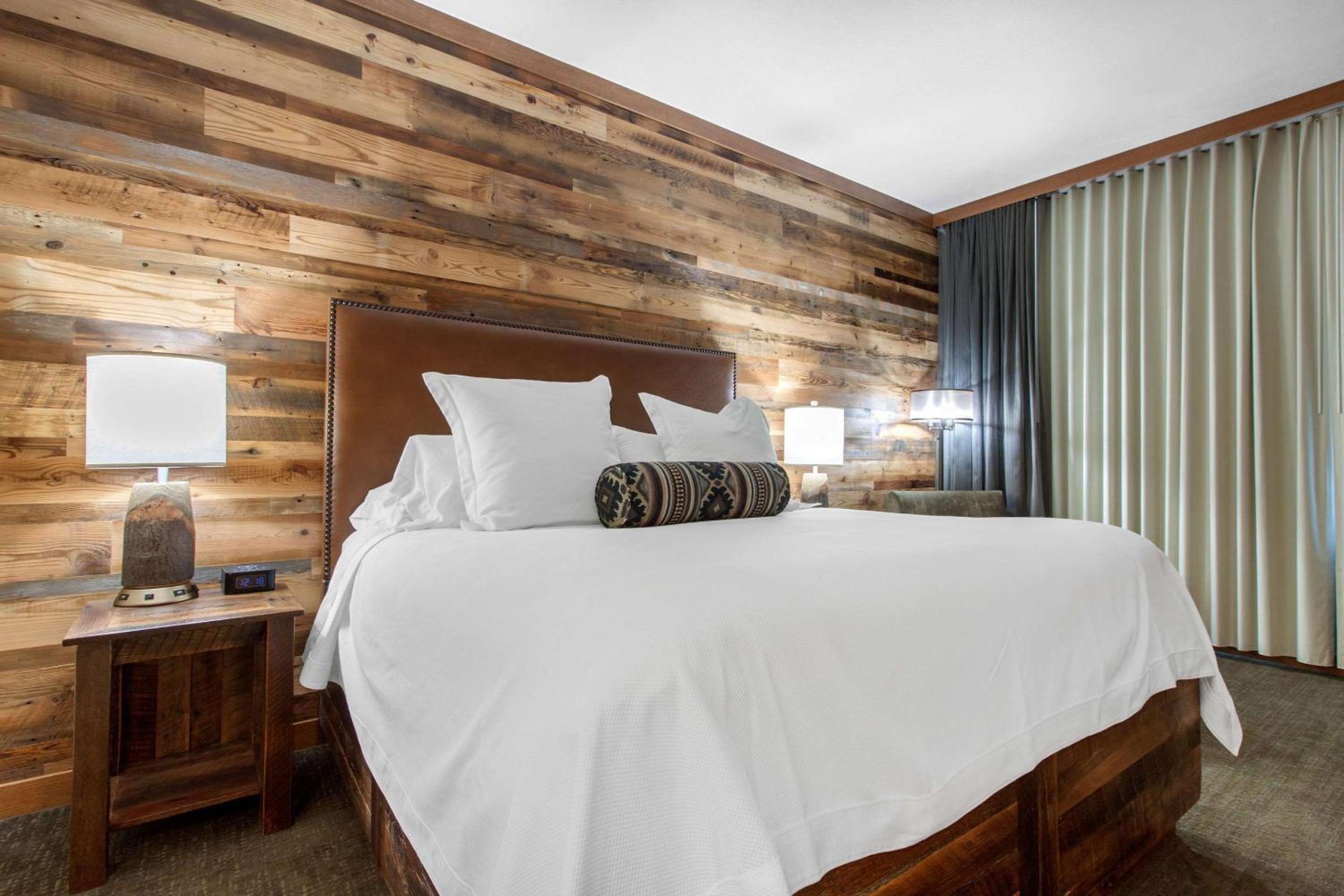 King Room - Accessible/Non-Smoking - Photo 3