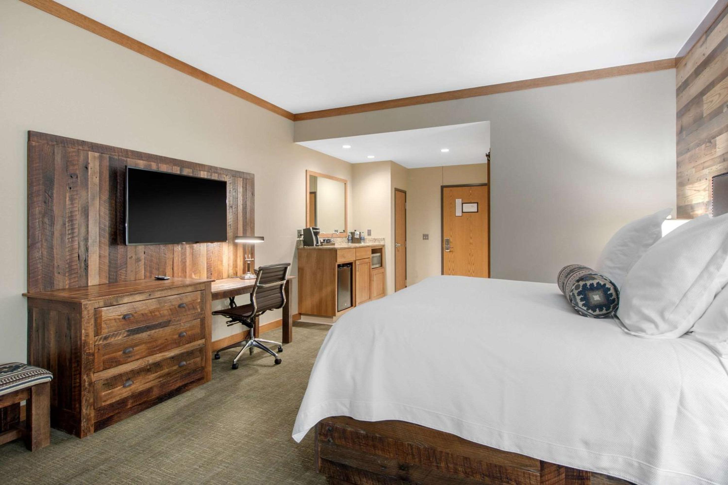 King Room - Accessible/Non-Smoking - Photo 1
